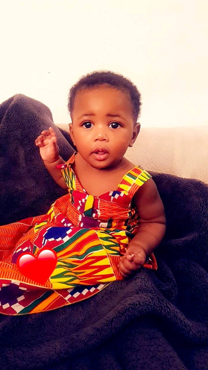 Dayana a rejoint le concours — aidez-le/la à gagner de superbes lots ! baby, cheek, child, chin, ear, face, forehead, fun, happy, head, lip, nose, person, play, sitting, skin, smile, toddler