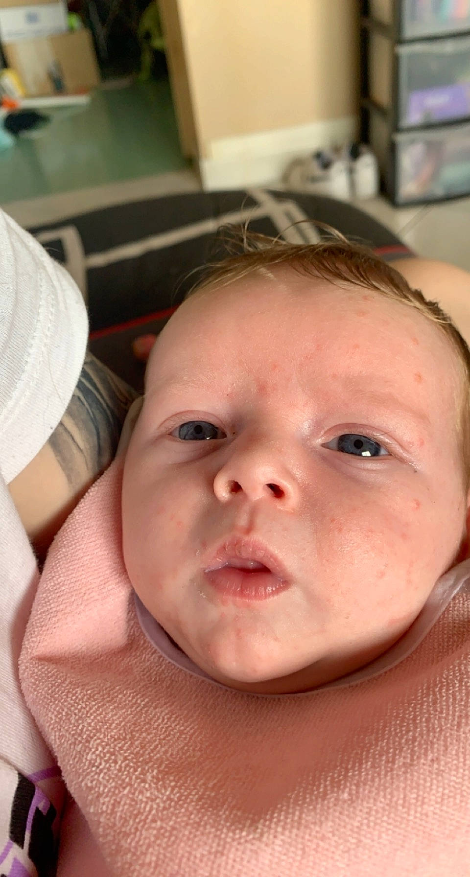 Louana participe au concours pour gagner de l'argent avec cette photo : baby, cheek, child, comfort, ear, eyebrow, eyelash, fun, iris, jaw, lip, mouth, neck, nose, person, toddler