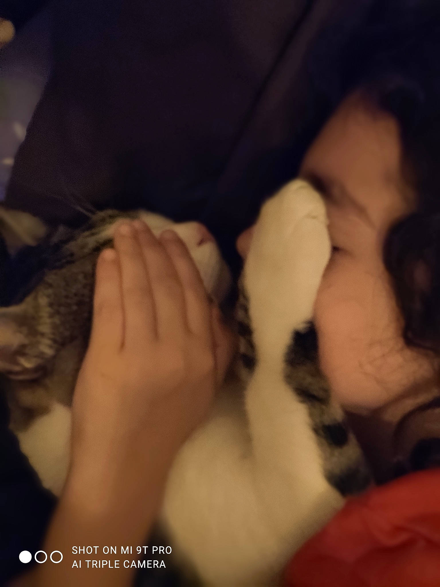 Naruto a rejoint le concours — aidez-le/la à gagner de superbes lots ! abdomen, arm, barefoot, cloud, comfort, elbow, felidae, finger, foot, gesture, hand, human_body, jaw, leg, mammal, nail, neck, thigh, thumb, wrist