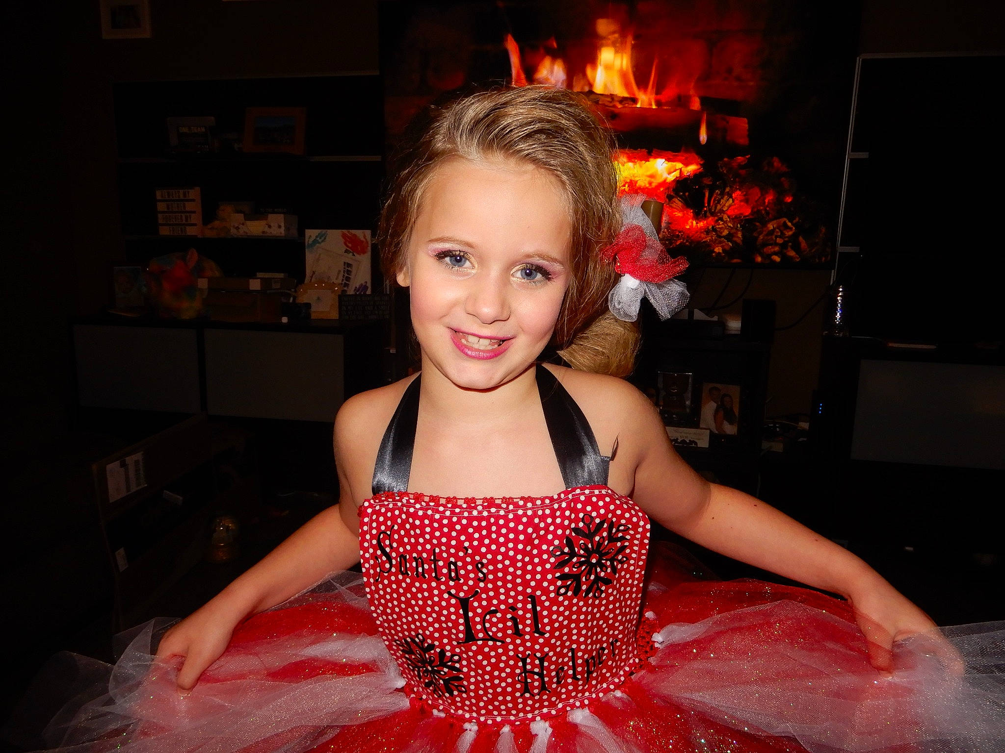 Lilyanna is registered to the contest to win money with this photo: ballet_tutu, child, child_model, costume, dance, dancer, event, flash_photography, fun, joy, party, performance, person, smile