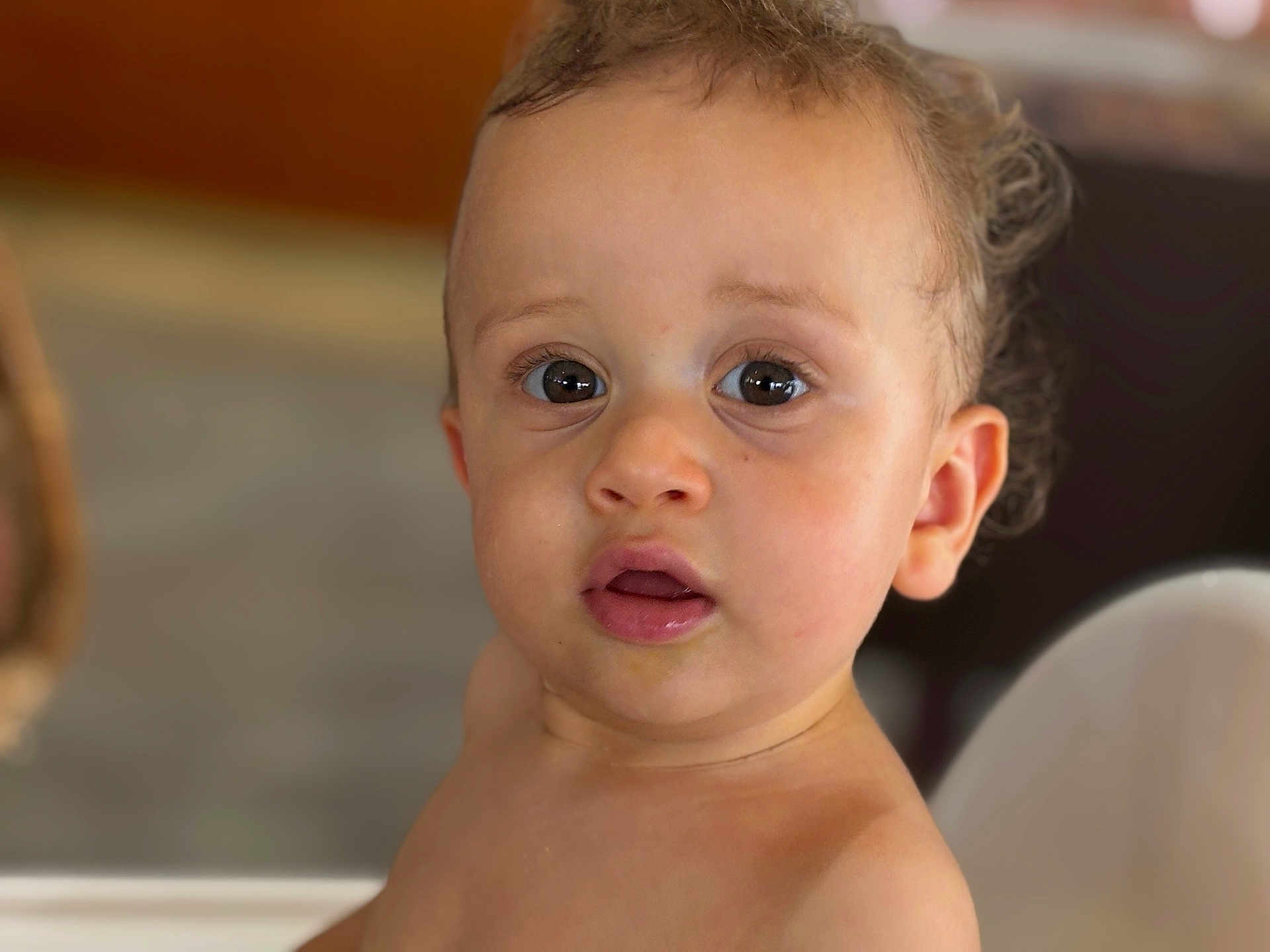 Raphaël a rejoint le concours — aidez-le/la à gagner de superbes lots ! child, toddler, face, portrait, curious, skin, eyes, mouth, hair, indoors, expression, baby, person, young, head, blurred_background, closeup, cute, innocence, natural_light