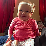 Amelia is registered to the contest to win money with this photo: