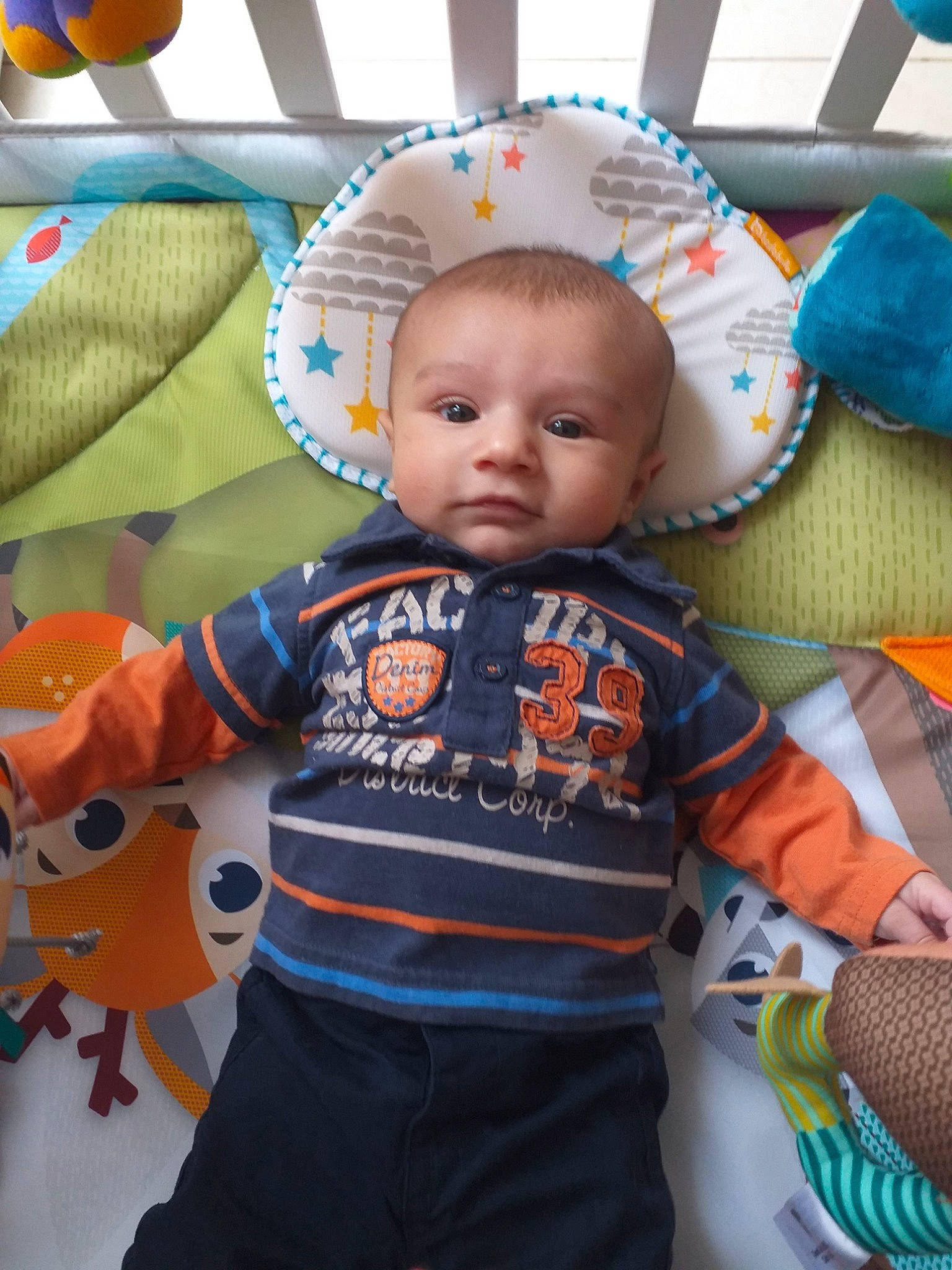 Raphaël participe au concours pour gagner de l'argent avec cette photo : baby, baby_products, baby_toddler_clothing, child, person, textile, toddler, toy