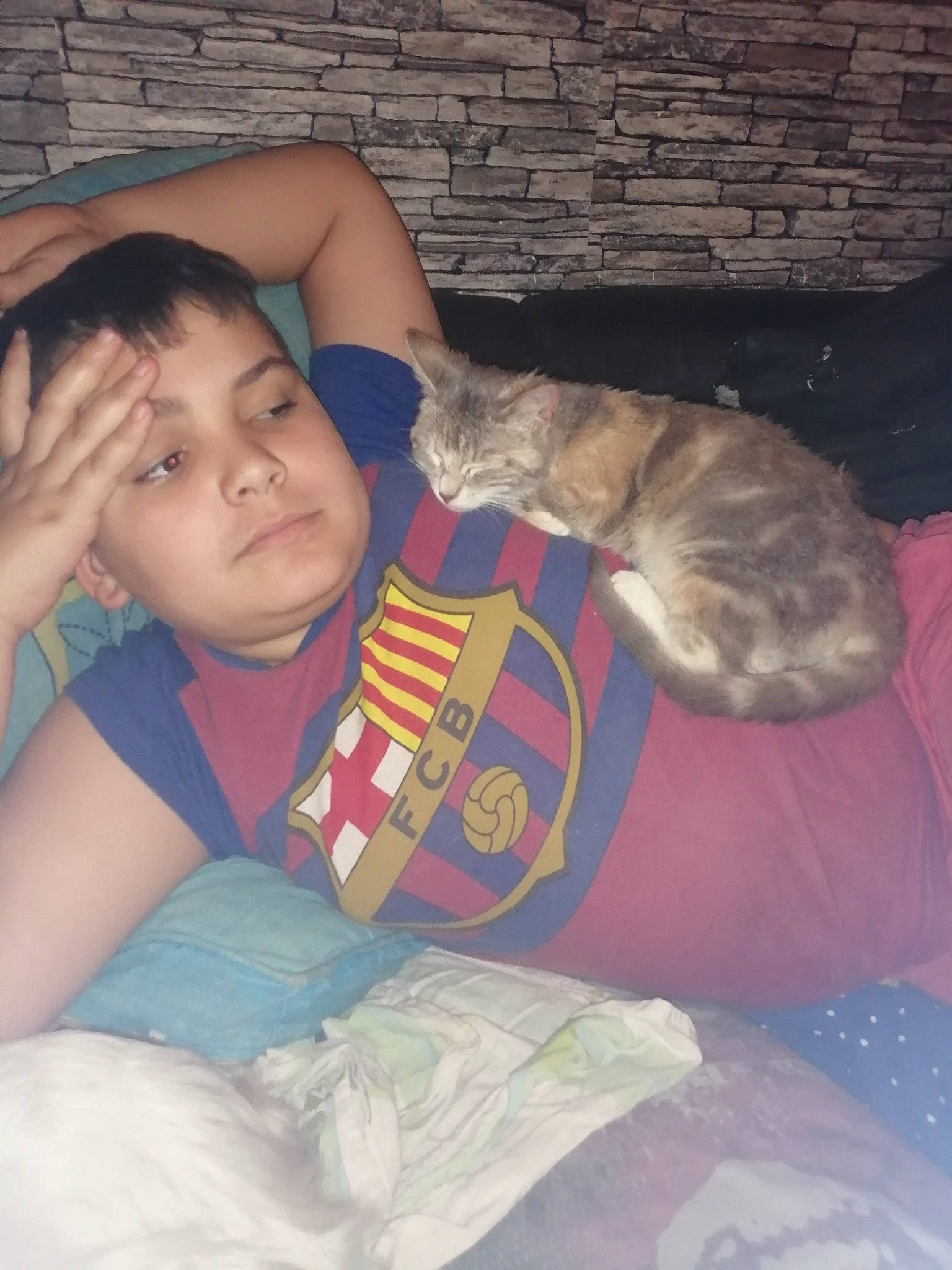 Erwan a rejoint le concours — aidez-le/la à gagner de superbes lots ! child, fawn, leg, person, smile, toddler