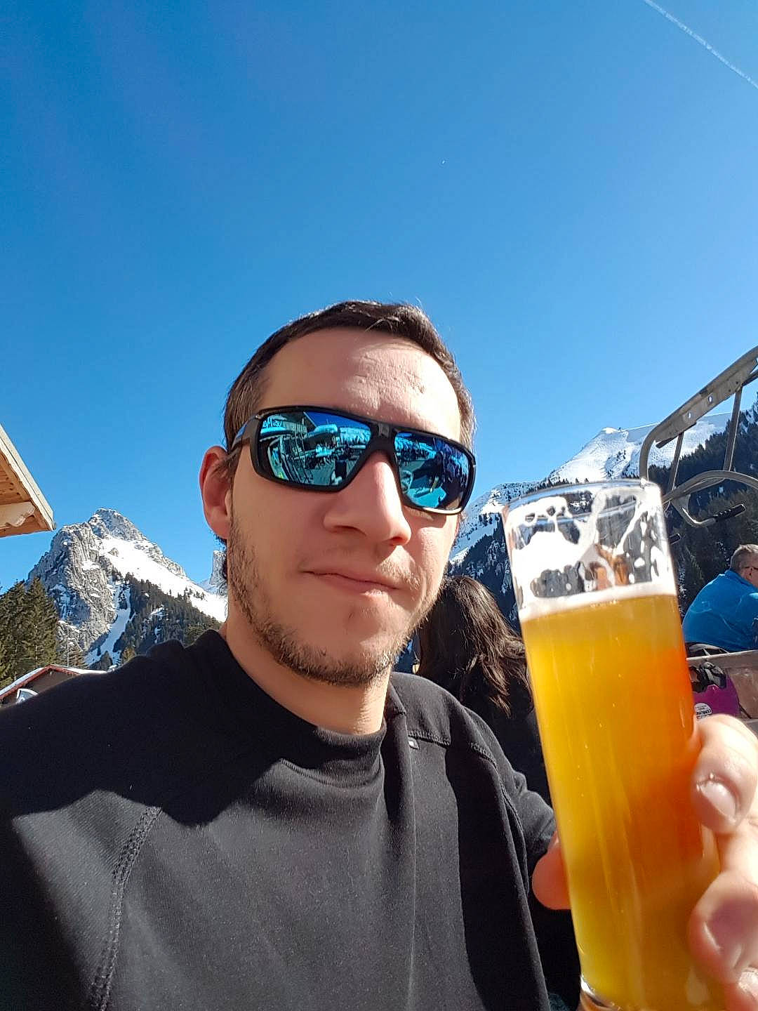 Bubulle participe au concours pour gagner de l'argent avec cette photo : beer, cool, drink, drinking, eyewear, fun, glasses, goggles, headwear, lager, person, summer, sunglasses, vacation, wheat_beer