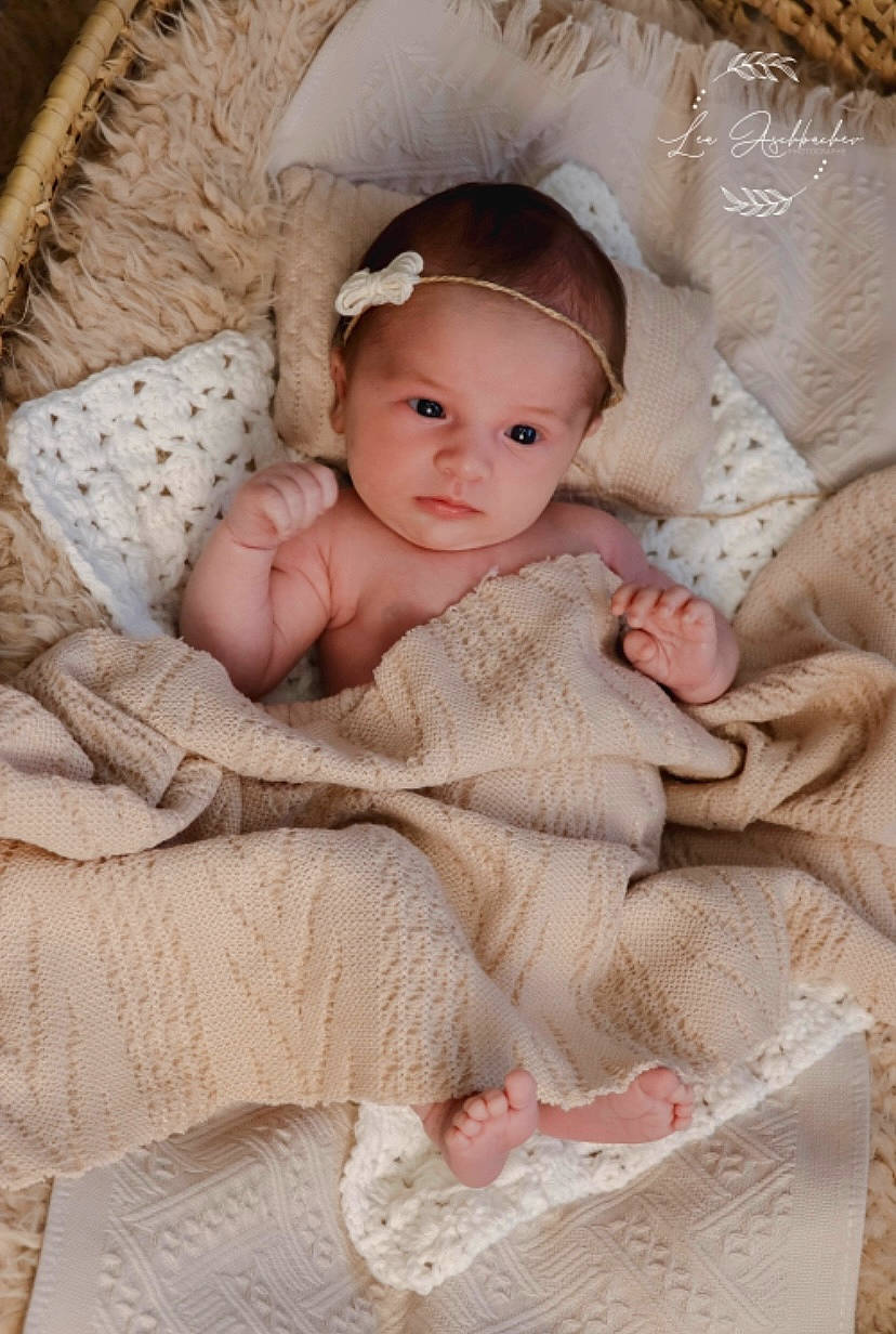 Ambre participe au concours pour gagner de l'argent avec cette photo : baby, baby_sleeping, baby_toddler_clothing, beige, cheek, child, comfort, eye, face, headgear, iris, linens, lip, pattern, person, pink, skin, sleeve, textile, toddler