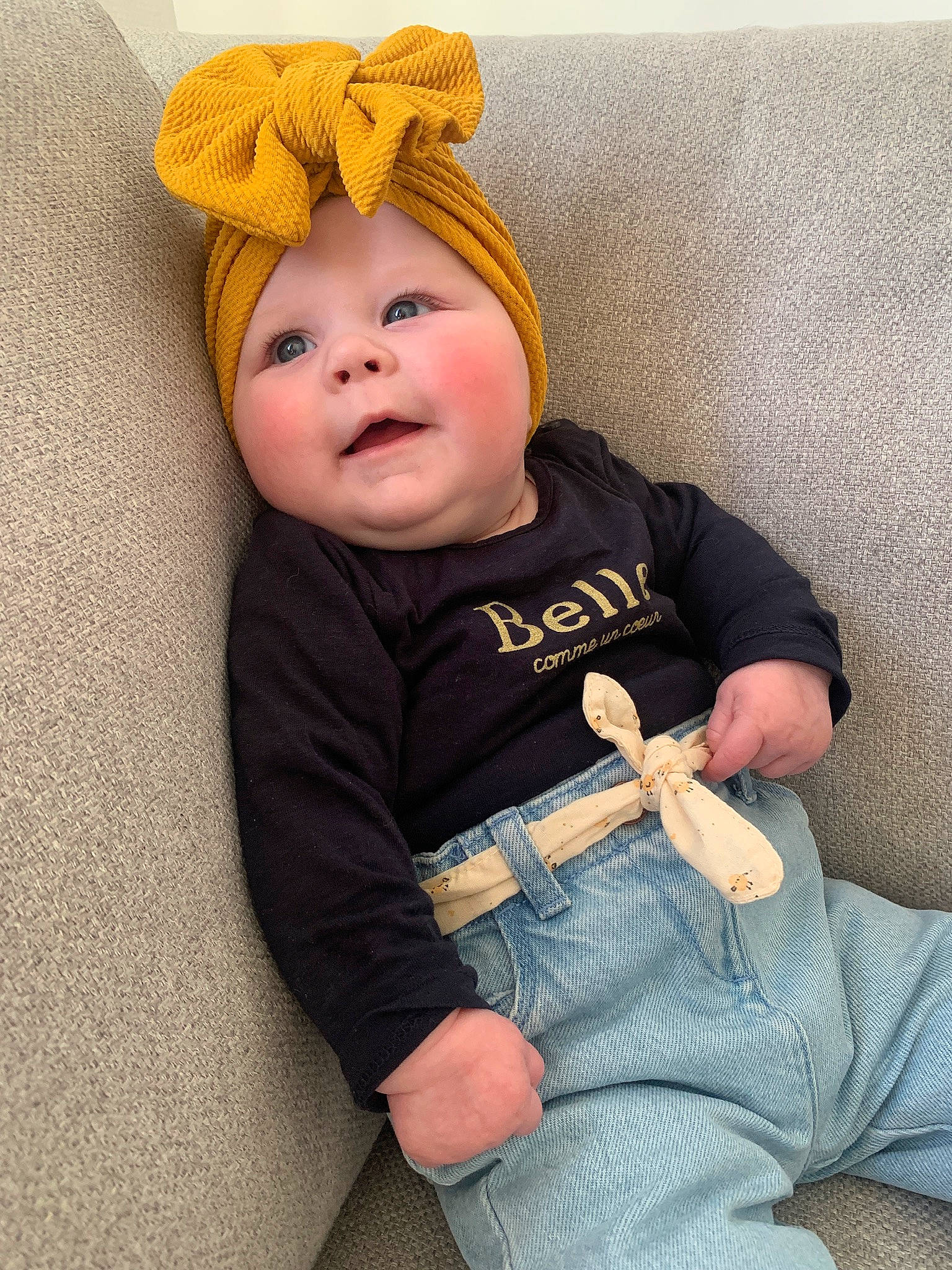 Rose participe au concours pour gagner de l'argent avec cette photo : baby, baby_products, baby_sleeping, baby_toddler_clothing, cap, cheek, comfort, headgear, knit_cap, linens, mammal, nose, person, personal_protective_equipment, product, skin, sleeve, textile, toddler, wood