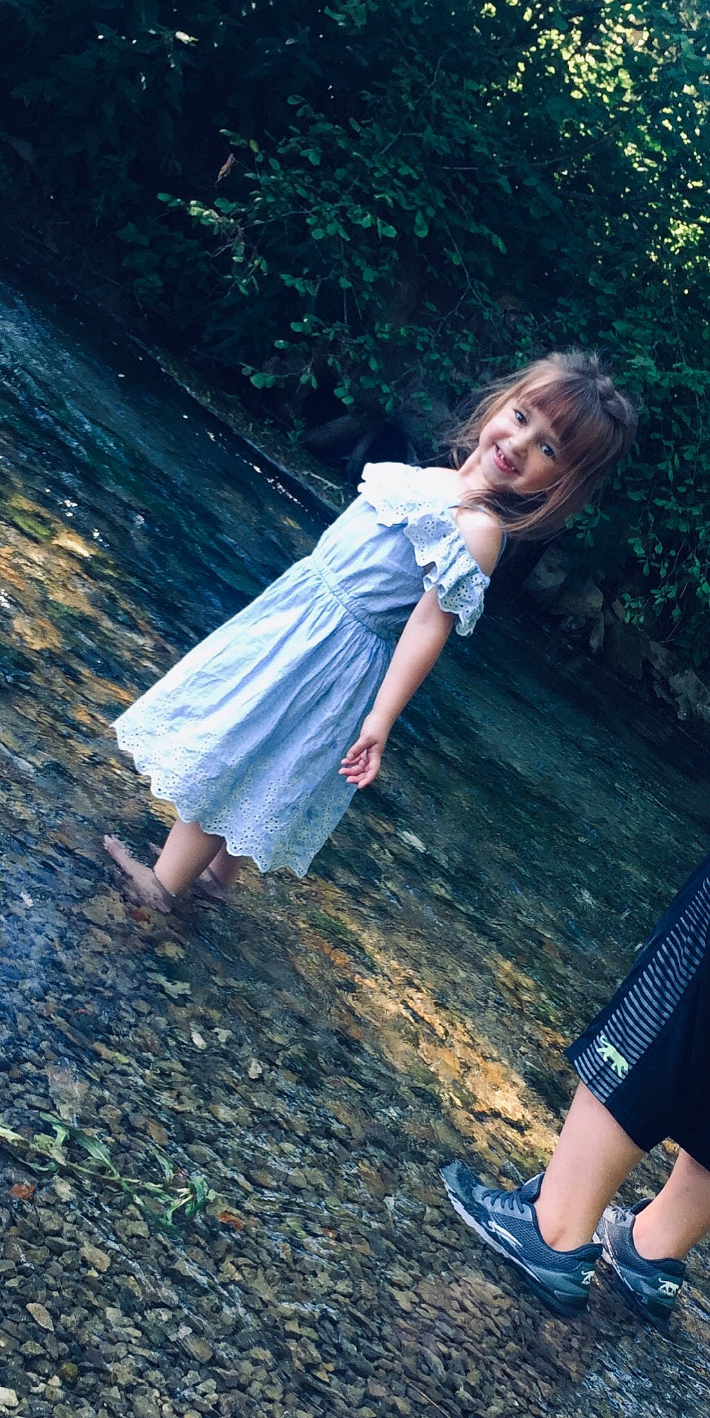 Kayline a rejoint le concours — aidez-le/la à gagner de superbes lots ! beauty, blond, cool, dress, fawn, fun, grass, human_leg, joy, leg, long_hair, people_in_nature, person, photo_shoot, photograph, photography, shoe, sitting, smile, summer