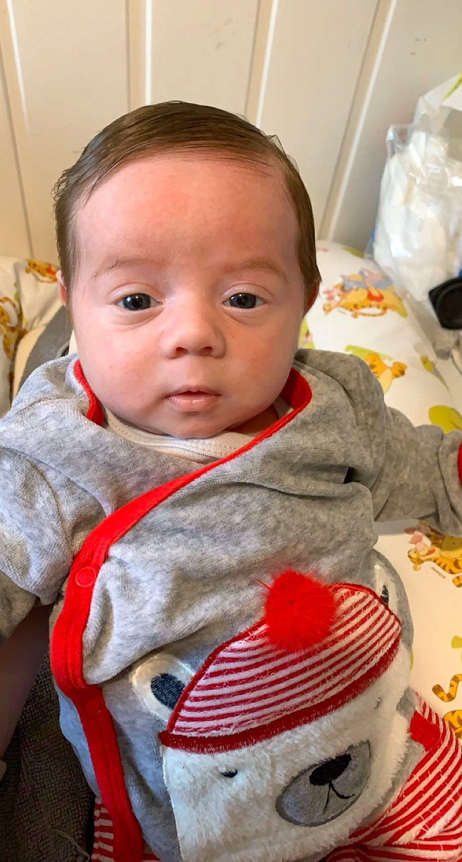 Tiago a rejoint le concours — aidez-le/la à gagner de superbes lots ! baby, cheek, child, eye, face, head, lip, mouth, nose, person, skin, smile, toddler, wool