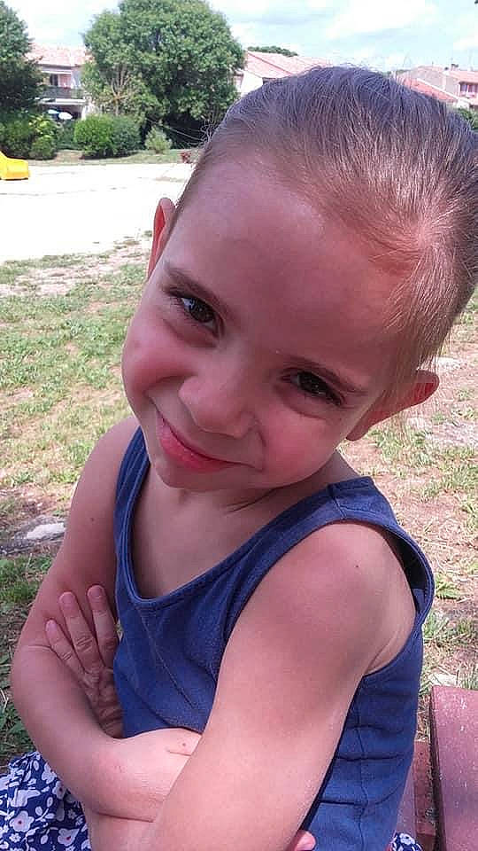 Noëlly participe au concours pour gagner de l'argent avec cette photo : blond, cheek, child, chin, ear, eyebrow, face, facial_expression, forehead, hair, hairstyle, head, jaw, joy, lip, mouth, neck, nose, person, smile