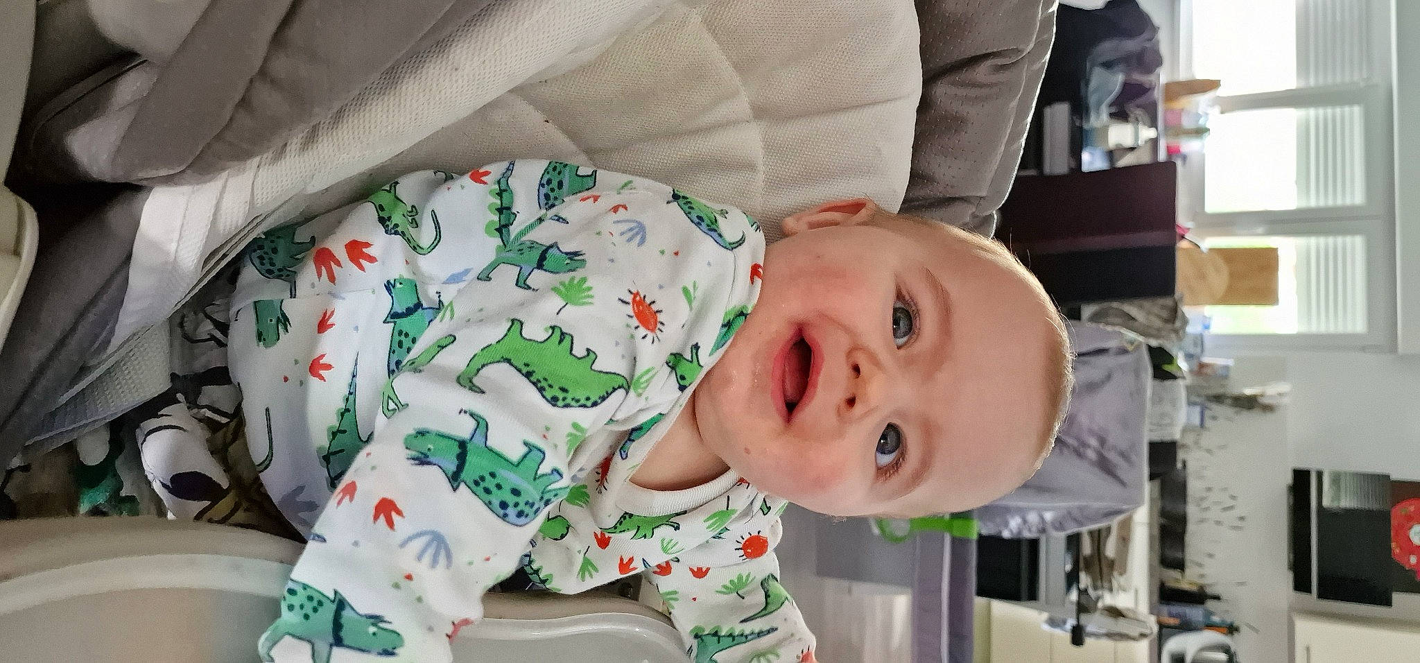 Alézio participe au concours pour gagner de l'argent avec cette photo : baby, baby_laughing, baby_products, baby_toddler_clothing, carmine, cheek, child, comfort, happy, linens, pattern, person, product, room, sitting, skin, sleeve, smile, textile, toddler