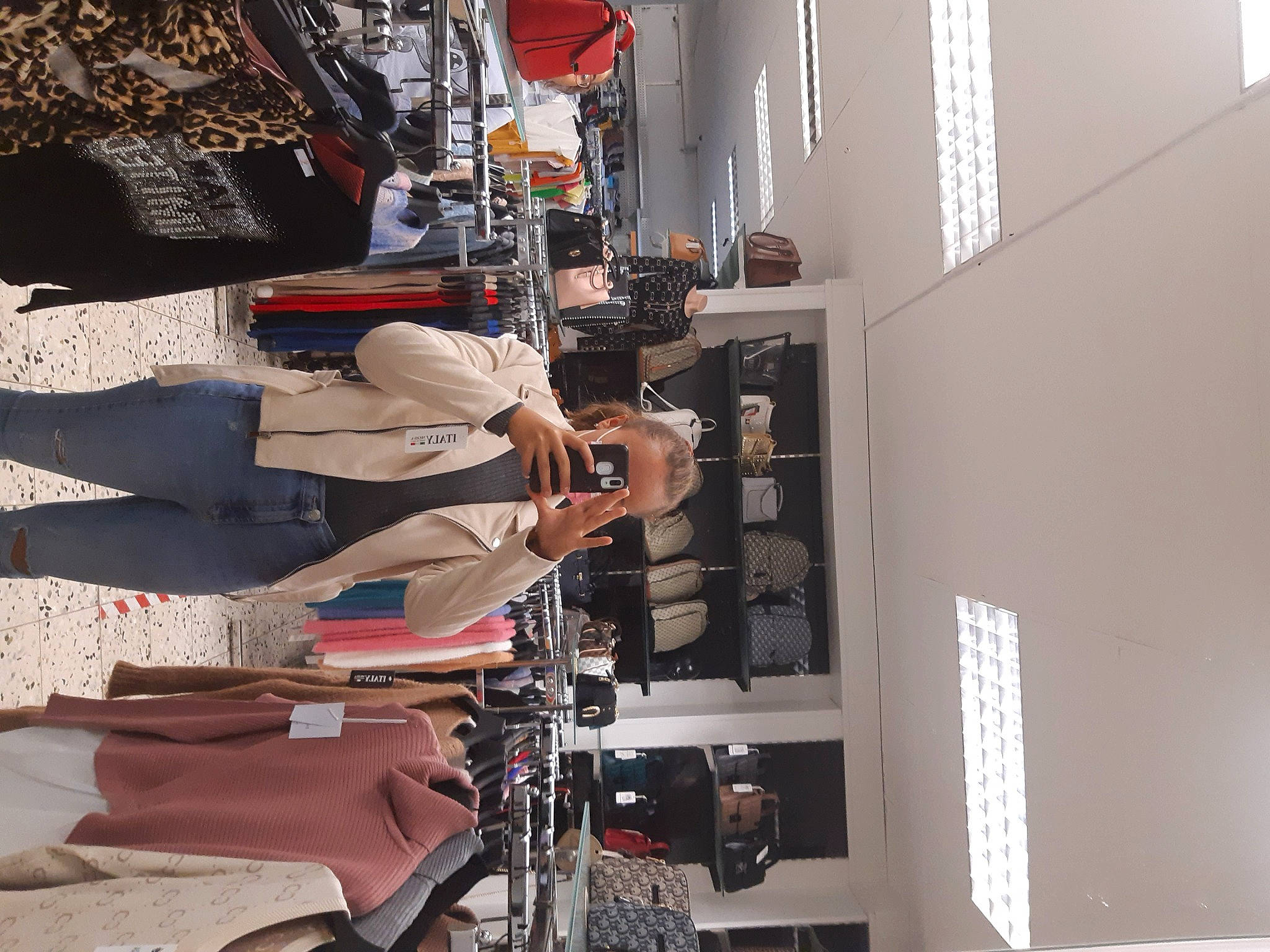 Ilona participe au concours pour gagner de l'argent avec cette photo : automotive_design, bicycle_wheel, building, dress, electrical_supply, engineering, footwear, line, machine, person, room, tire, walking_shoe, wheel, wood, wrist