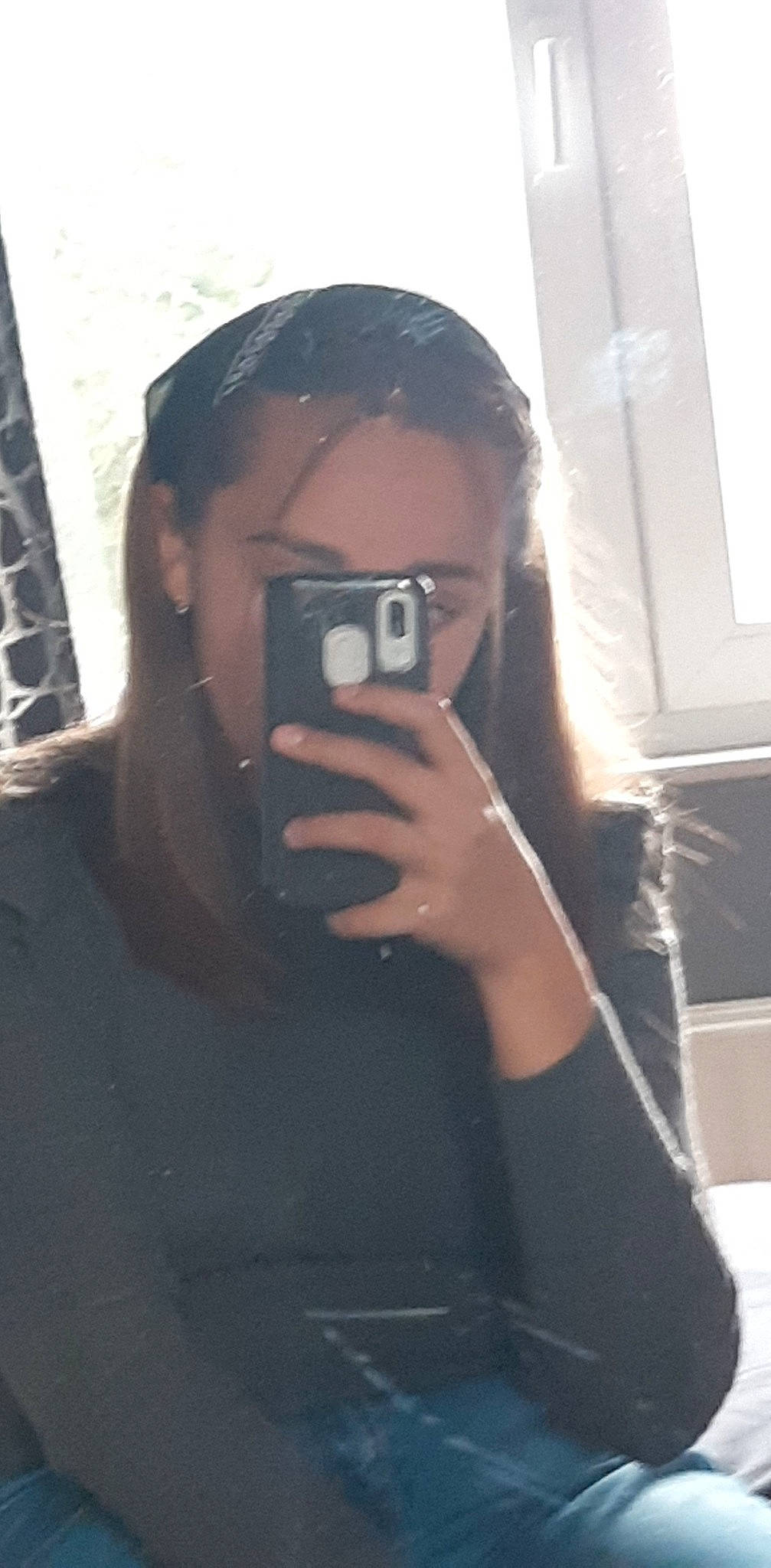 Ilona participe au concours pour gagner de l'argent avec cette photo : audio_equipment, black_hair, chin, eyebrow, eyewear, facial_hair, finger, gadget, gesture, hand, lip, mouth, neck, person, personal_protective_equipment, shoulder, sleeve, standing, textile, tints_and_shades