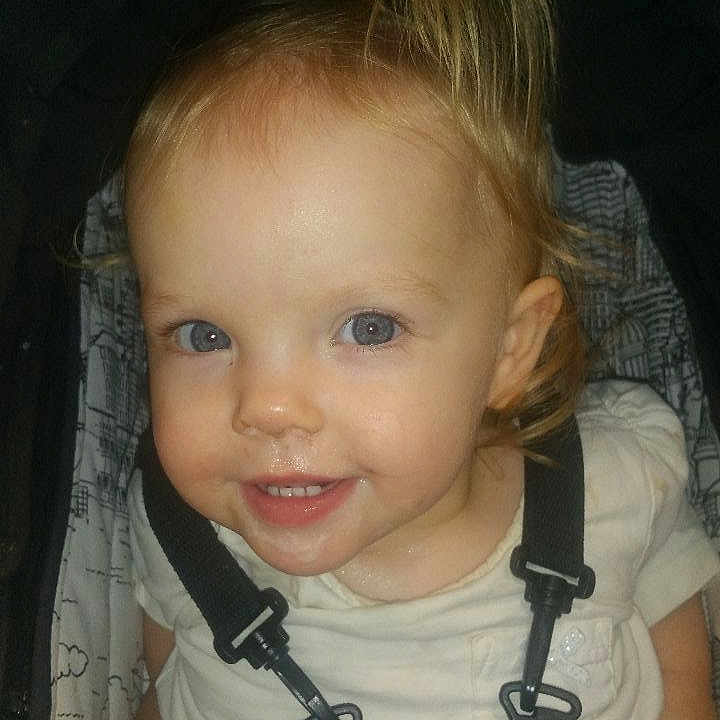 Harper-grace is registered to the contest to win money with this photo: