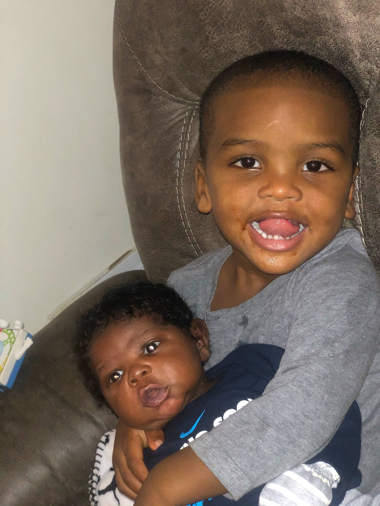 Kasius is registered to the contest to win money with this photo: arm, cheek, chin, eye, eyebrow, face, forehead, happy, head, human_body, iris, joy, lip, mammal, mouth, nose, organ, person, product, skin