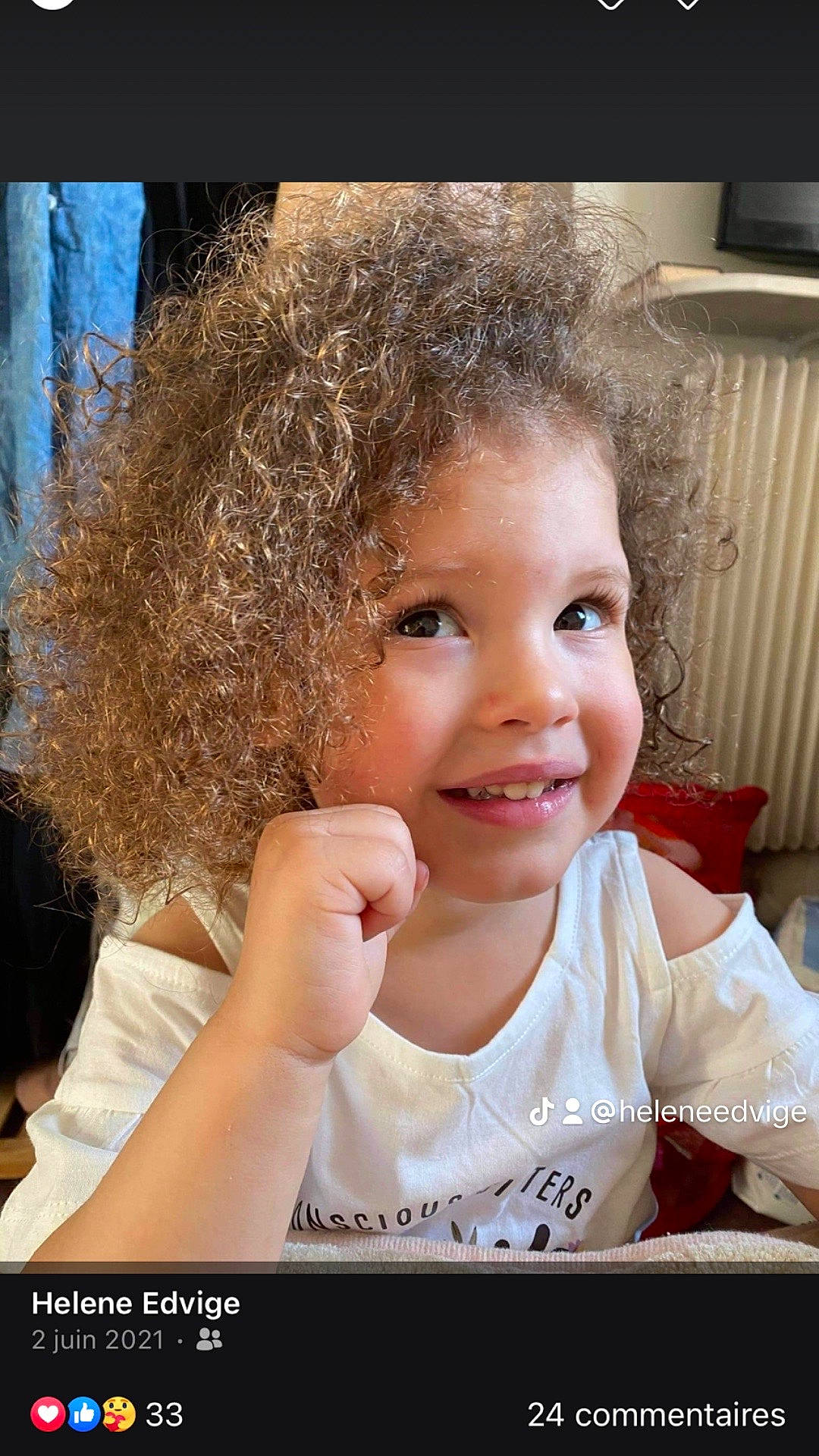 Eline participe au concours pour gagner de l'argent avec cette photo : afro, baby, baby_toddler_clothing, cheek, child, eyebrow, eyelash, flash_photography, fun, gesture, happy, iris, jheri_curl, joy, lace_wig, lip, nose, person, ringlet, smile