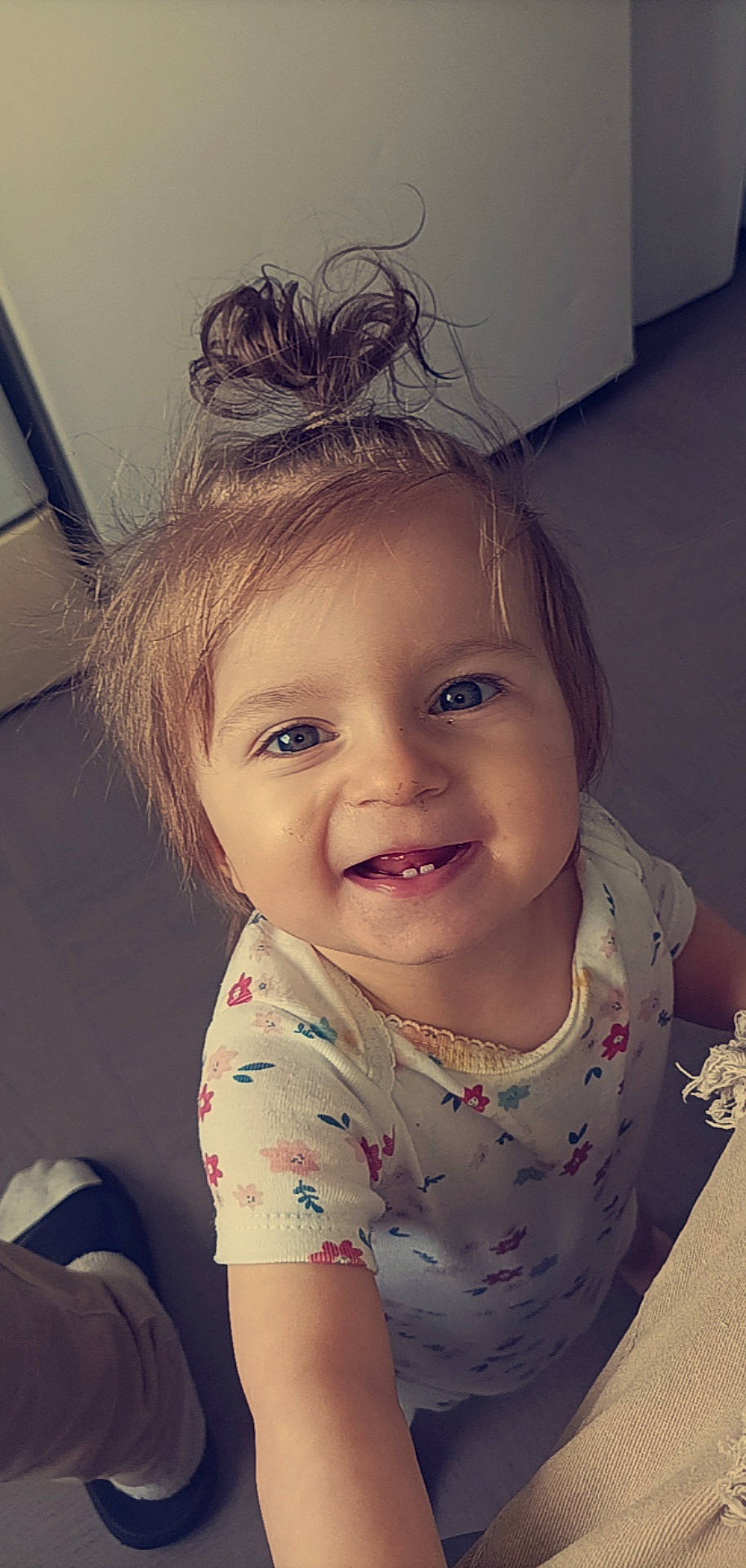 Camélia participe au concours pour gagner de l'argent avec cette photo : cheek, chin, ear, eye, eyebrow, eyelash, forehead, hair, hairstyle, head, human_body, jaw, joy, lip, mouth, neck, nose, organ, person, skin