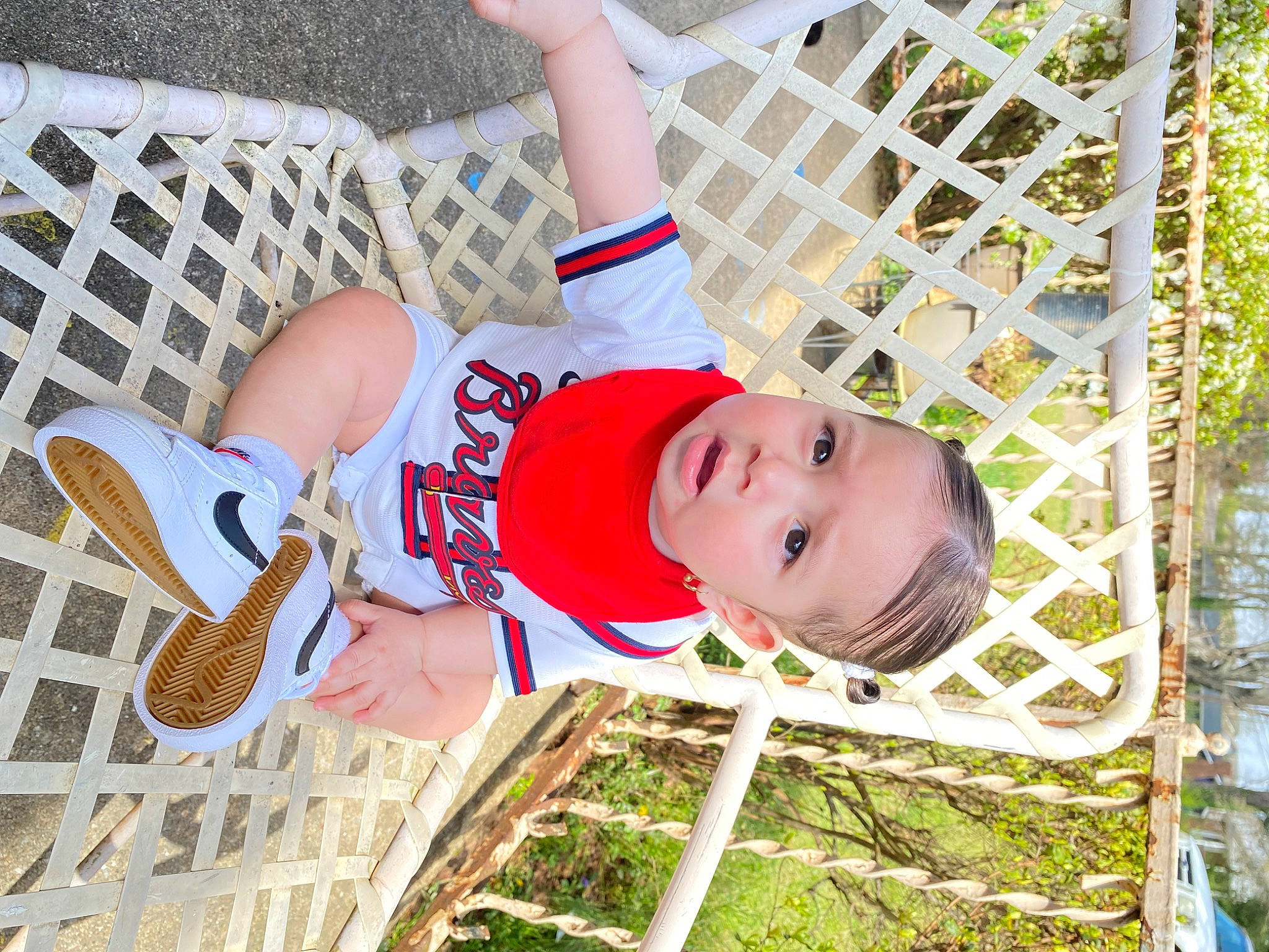 Isbiely is registered to the contest to win money with this photo: baby, baby_toddler_clothing, child, clothing, fun, grass, happy, hat, leisure, mesh, pattern, people_in_nature, person, plant, play, recreation, smile, thigh, toddler, tree