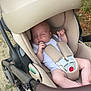 Eleanor a rejoint le concours — aidez-le/la à gagner de superbes lots ! baby, stroller, sleeping, infant, outdoor, grass, dirt, harness, child, person, beige, seat, nature, peaceful, relaxing, small, cute, summer, resting, toddler