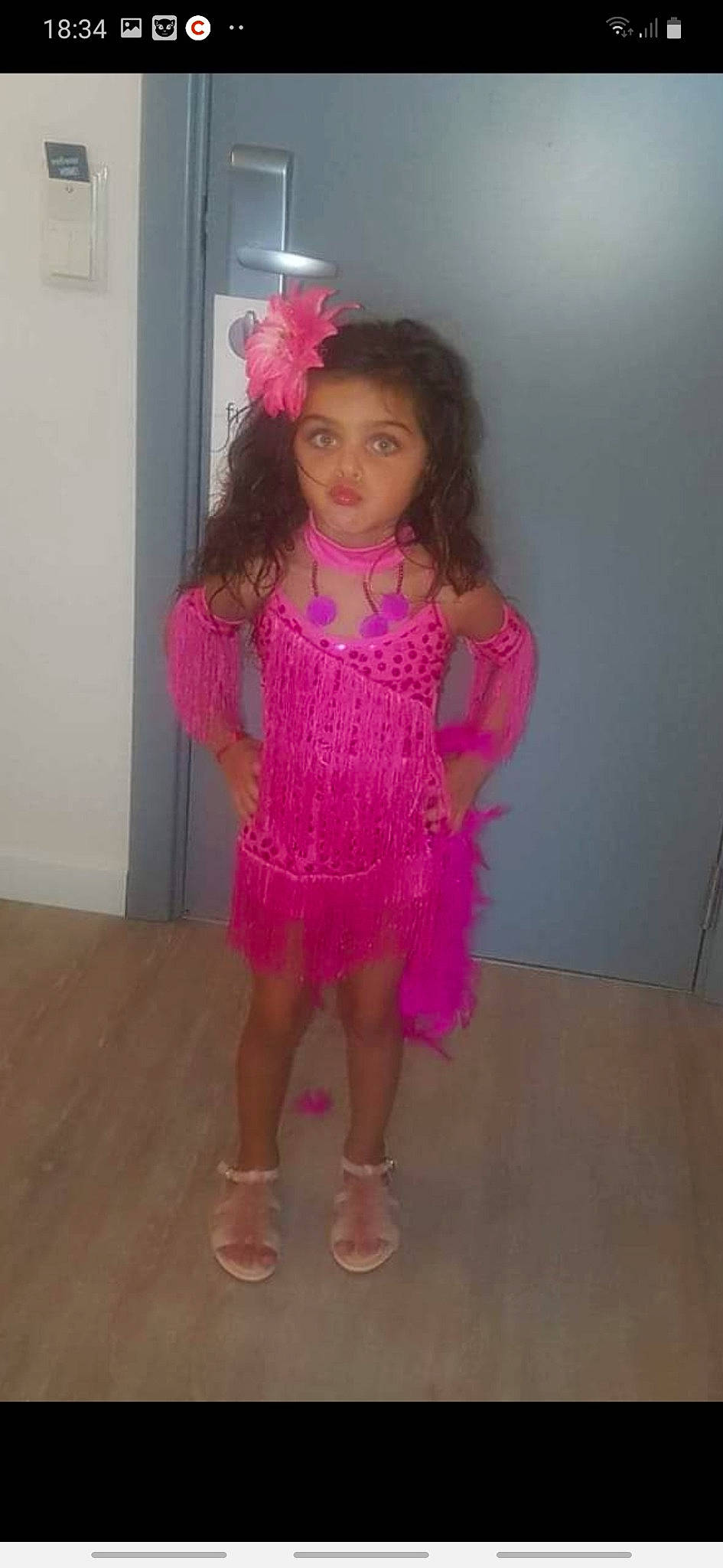 Antonia a rejoint le concours — aidez-le/la à gagner de superbes lots ! baby_toddler_clothing, child, day_dress, dress, embellishment, eye, face, fashion_design, hair, head, headgear, iris, leg, lip, long_hair, magenta, one_piece_garment, person, pink, sleeve