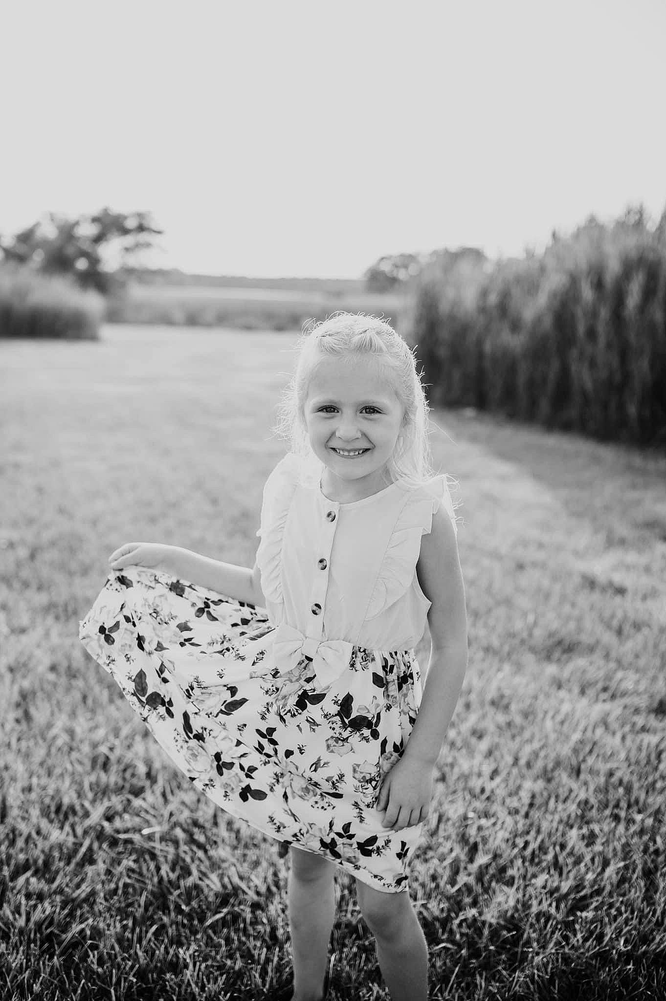 Roselynn is registered to the contest to win money with this photo: black_and_white, flash_photography, fun, grass, grass_family, grassland, happy, joy, landscape, meadow, monochrome, monochrome_photography, pattern, people_in_nature, person, plant, sky, smile, style, tints_and_shades