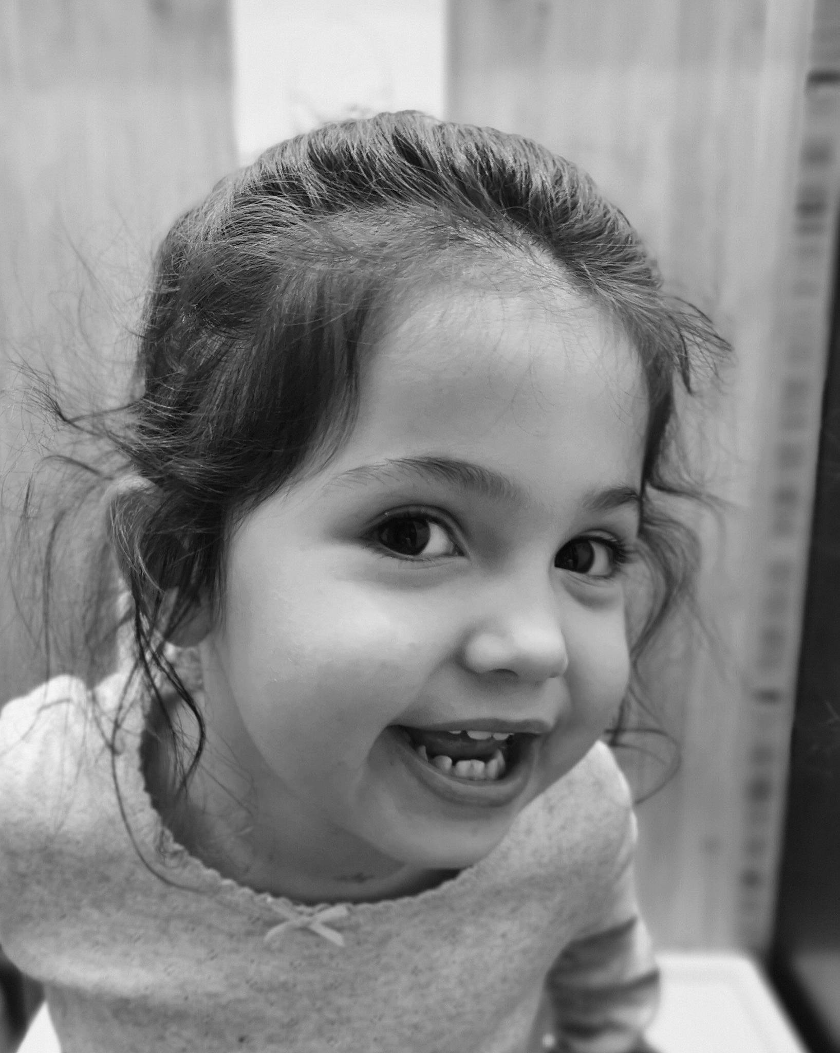 Calista participe au concours pour gagner de l'argent avec cette photo : baby_toddler_clothing, beauty, cheek, child, ear, eyebrow, eyelash, hair, hairstyle, happy, iris, joy, laugh, lip, nose, organ, person, portrait, portrait_photography, toddler