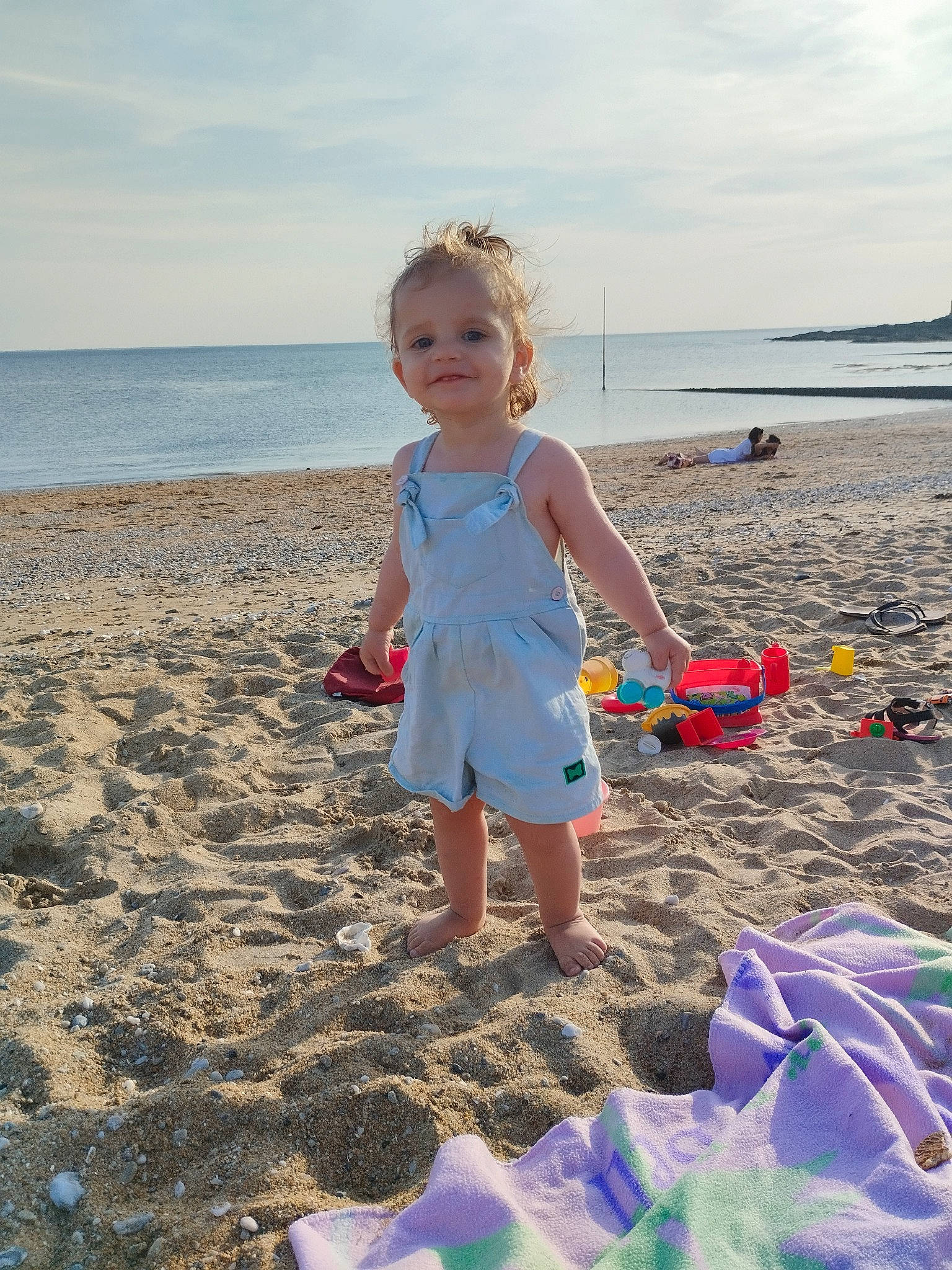 Malak a rejoint le concours — aidez-le/la à gagner de superbes lots ! azure, beach, beauty, blue, child, cloud, electric_blue, fun, happy, horizon, joy, leisure, people, people_in_nature, people_on_beach, person, sand, shore, sky, summer