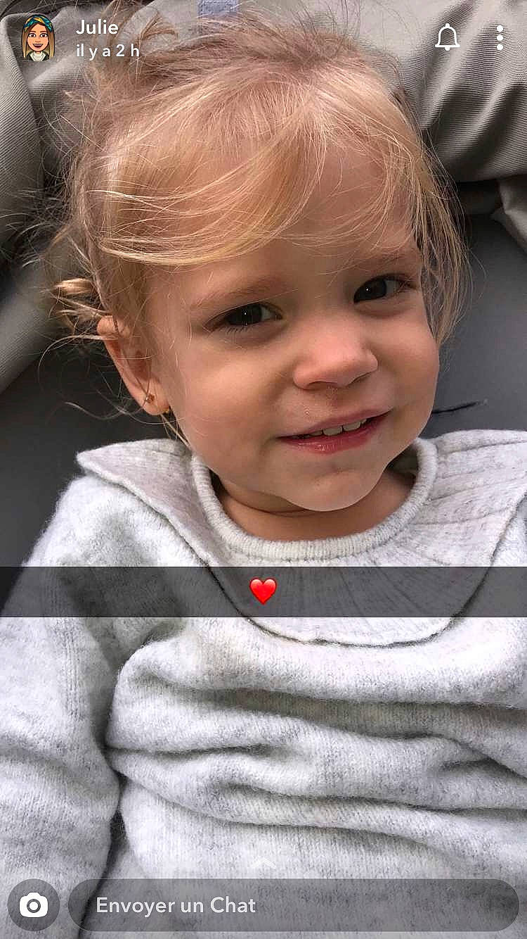 Elyana participe au concours pour gagner de l'argent avec cette photo : baby, blond, cheek, child, child_model, chin, face, facial_expression, forehead, hair, hairstyle, head, joy, lip, nose, person, skin, smile, toddler