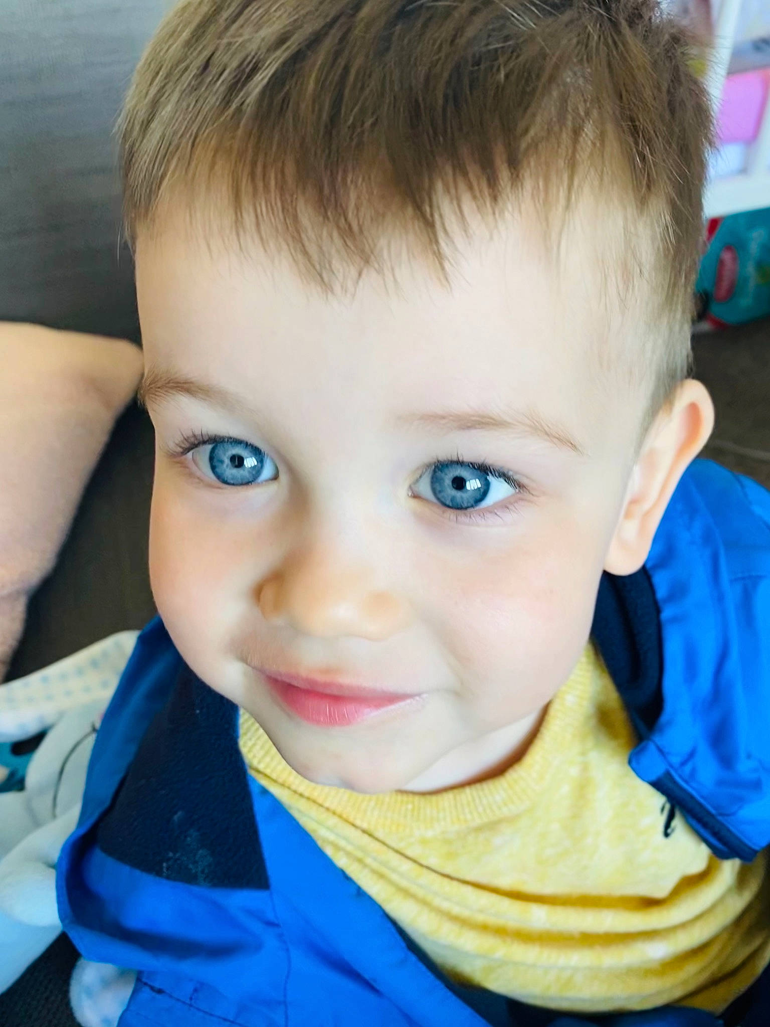 Martin is registered to the contest to win money with this photo: azure, cheek, chin, ear, eye, eyebrow, eyelash, face, facial_expression, forehead, hair, hairstyle, head, human, joy, lip, mouth, nose, organ, person