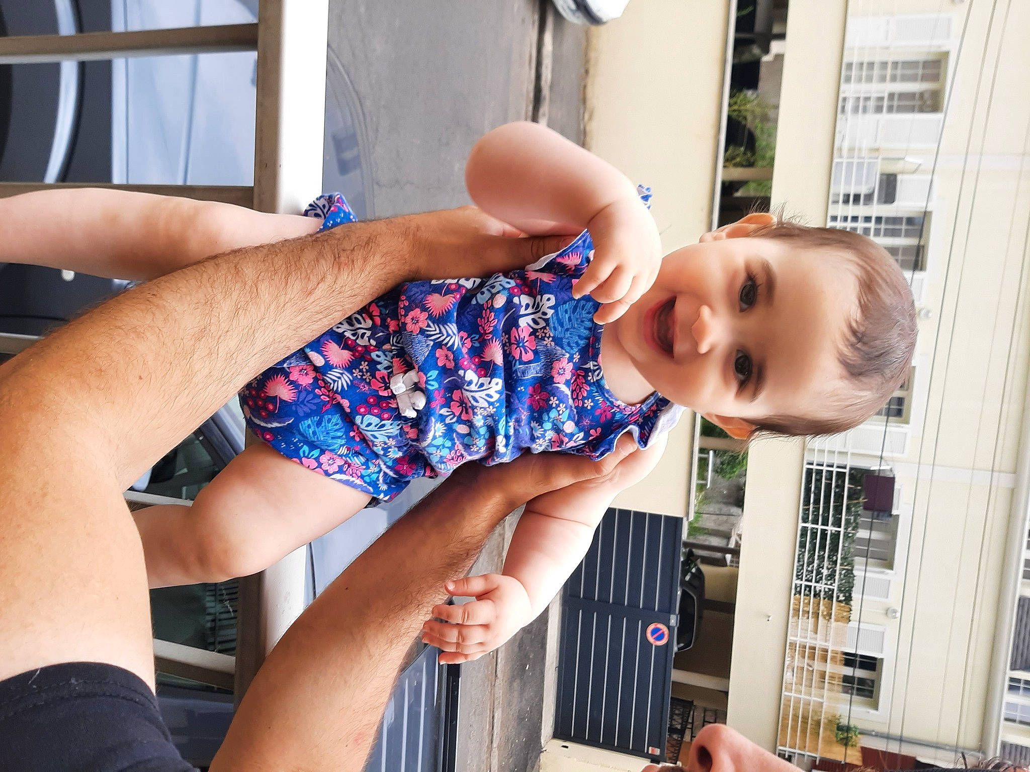 Liyah a rejoint le concours — aidez-le/la à gagner de superbes lots ! arm, child, elbow, electric_blue, finger, fun, gesture, hand, happy, human_leg, joint, joy, leisure, person, shoulder, smile, standing, summer, thigh, toddler