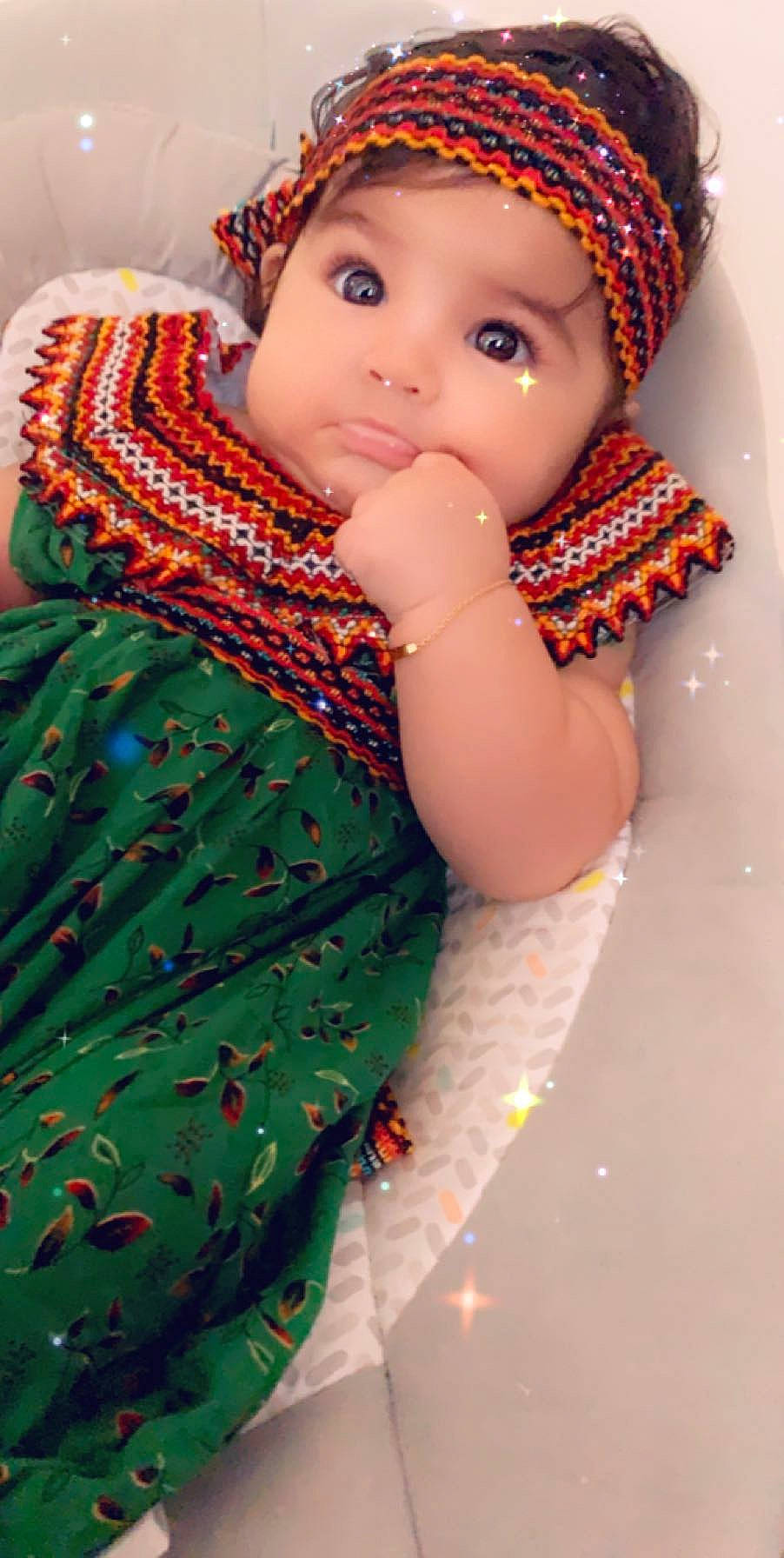 Nour participe au concours pour gagner de l'argent avec cette photo : baby, beanie, bonnet, cheek, child, child_model, headgear, knit_cap, knitting, nose, person, smile, toddler, wool