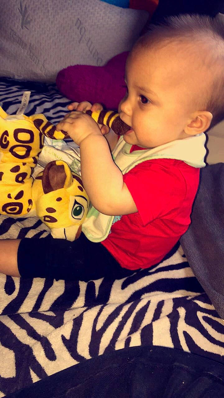 Yanis a rejoint le concours — aidez-le/la à gagner de superbes lots ! baby, bedtime, cheek, child, head, nose, person, play, sleep, toddler