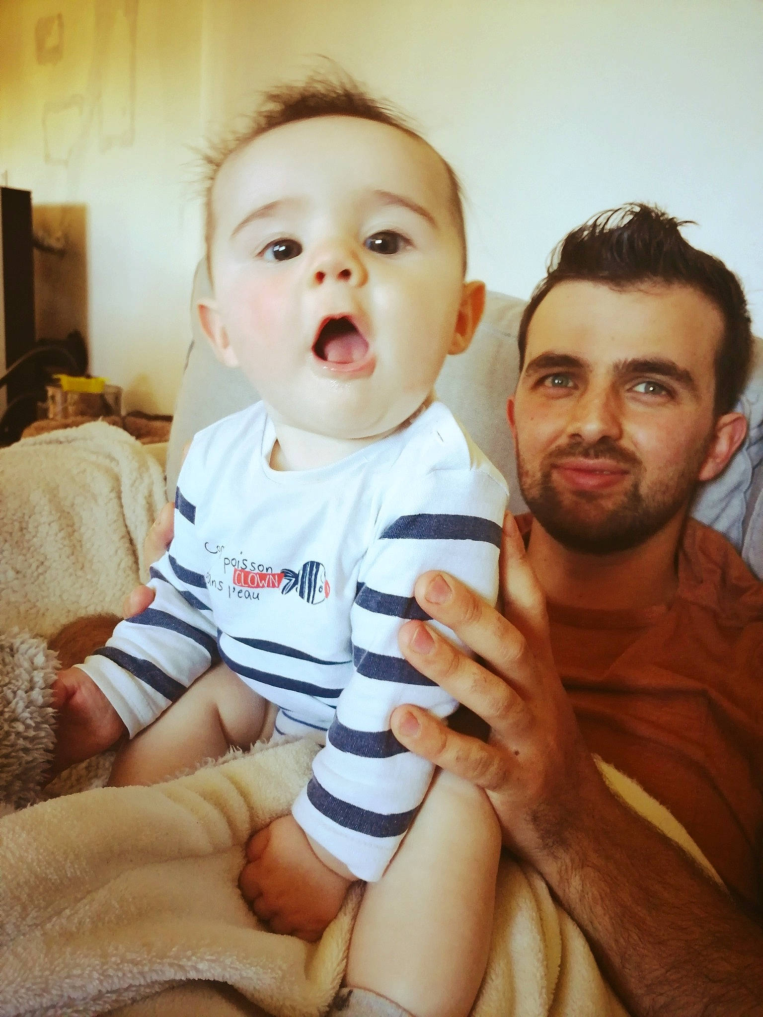 Gino participe au concours pour gagner de l'argent avec cette photo : baby, cheek, child, face, family, happy, joy, people, person, smile, toddler