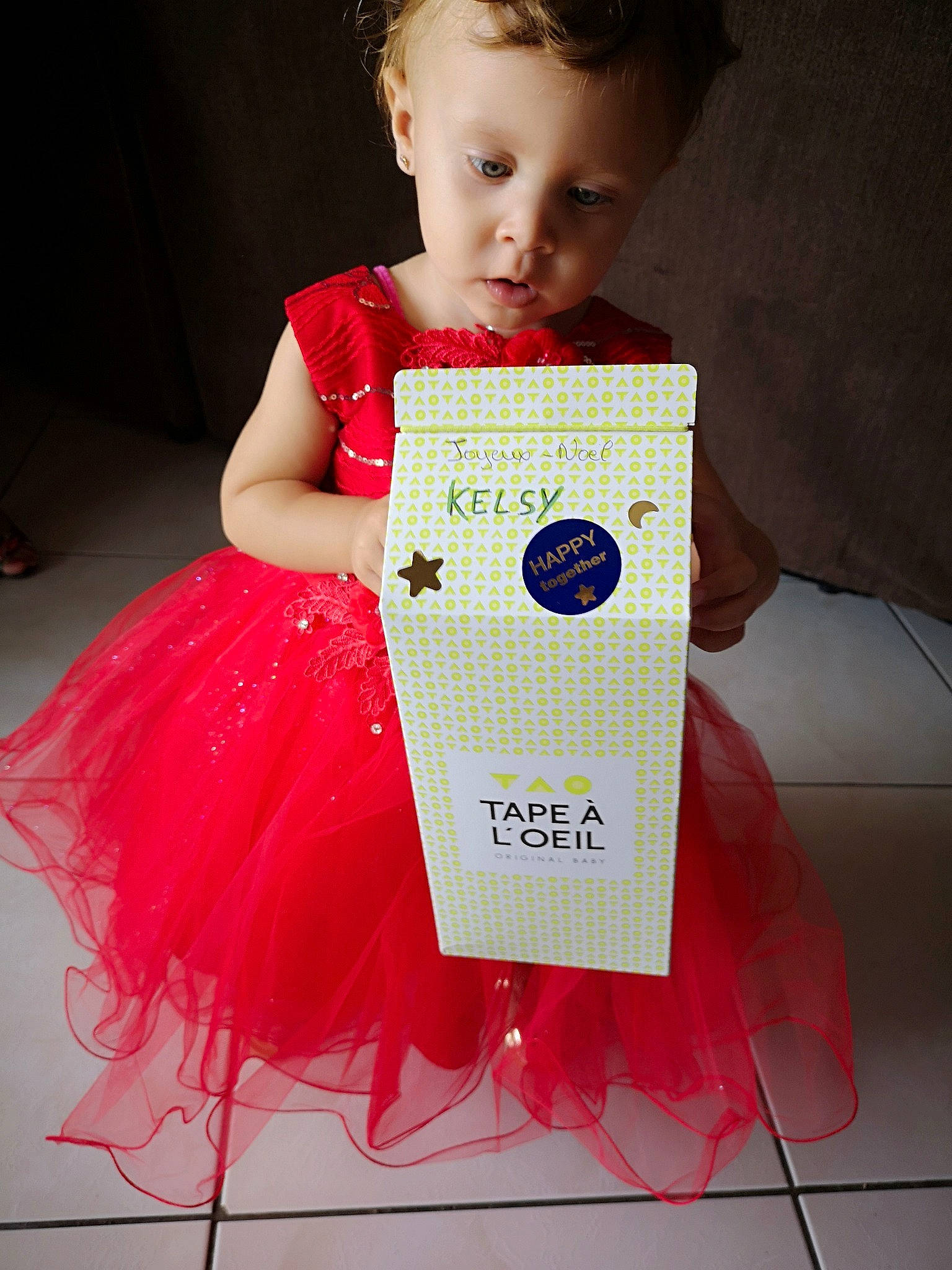 Kelsy a rejoint le concours — aidez-le/la à gagner de superbes lots ! baby_products, baby_toddler_clothing, child, child_model, costume, person, product, toddler