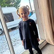 Nalya a rejoint le concours — aidez-le/la à gagner de superbes lots ! camper, child, curtain, dress, floor, girl, glass_door, happy, indoor, leggings, light, outdoor, person, pigtails, portrait, smiling, snow, tree, window, winter_boots