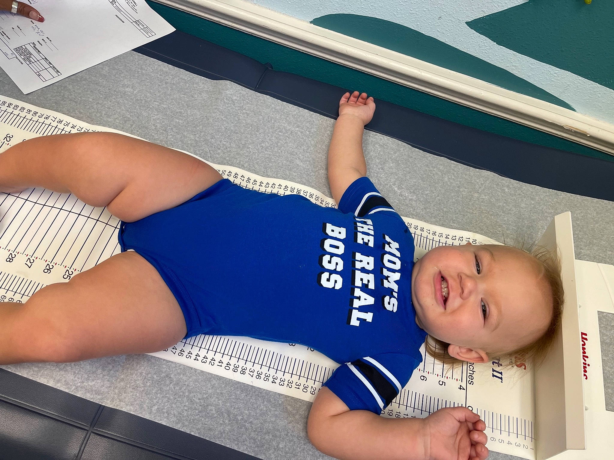 Gary is registered to the contest to win money with this photo: arm, baby_toddler_clothing, beauty, elbow, electric_blue, finger, hat, human_leg, joint, knee, leg, leisure, muscle, person, shorts, sportswear, t_shirt, thigh, toddler, waist