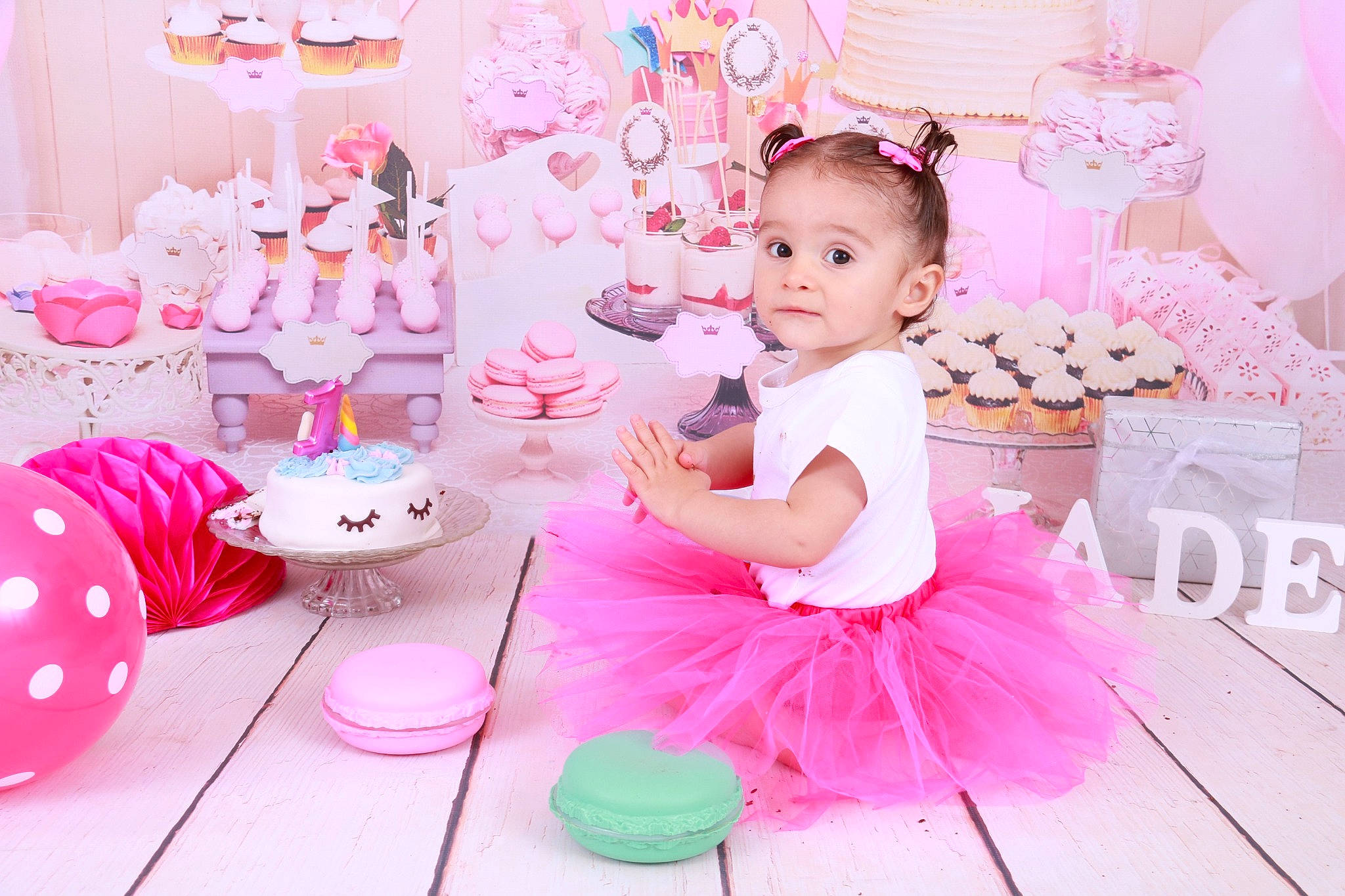 Jade participe au concours pour gagner de l'argent avec cette photo : baby_toddler_clothing, ballet_tutu, birthday, birthday_party, child, decoration, dress, event, happy, icing, magenta, party, party_supply, peach, person, pink, ruffle, sitting, sweetness, textile