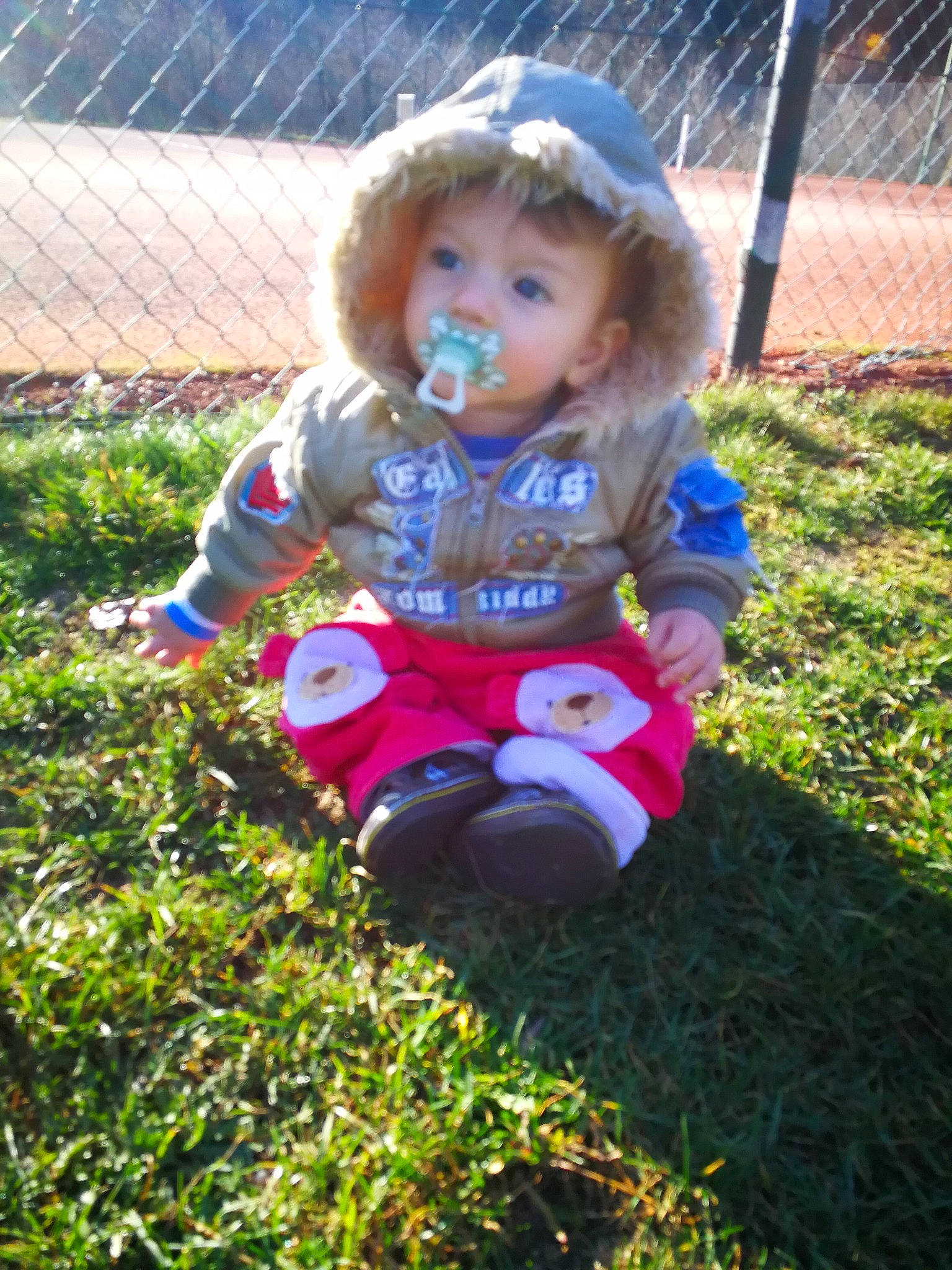 Djino a rejoint le concours — aidez-le/la à gagner de superbes lots ! child, fun, garden, grass, infant, lawn, person, plant, play, product, toddler, toy