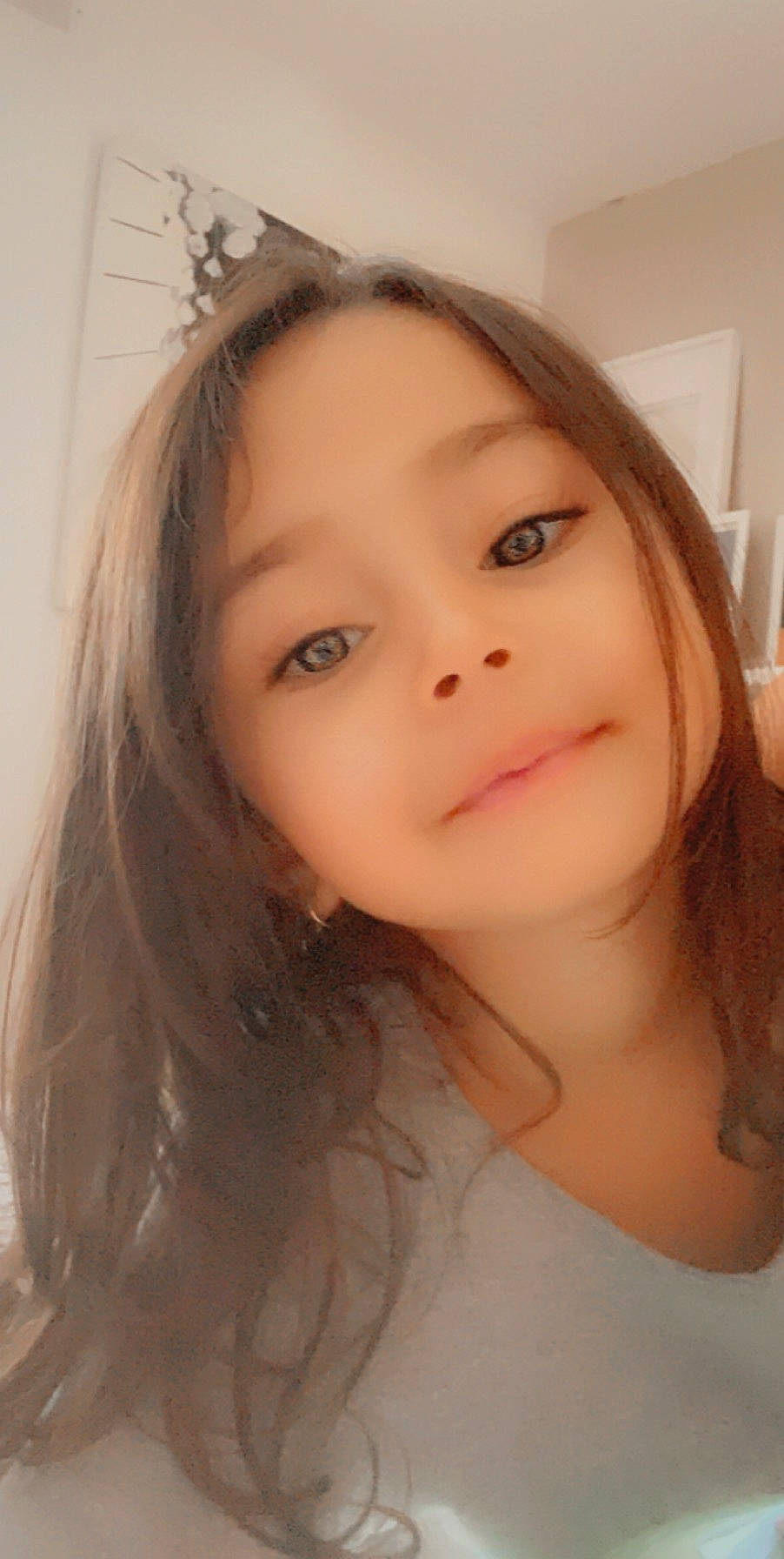 Tiana participe au concours pour gagner de l'argent avec cette photo : beauty, brown, brown_hair, cheek, chin, eyebrow, eyelash, forehead, hair, hairstyle, iris, jaw, joy, lip, long_hair, neck, nose, organ, person, photography