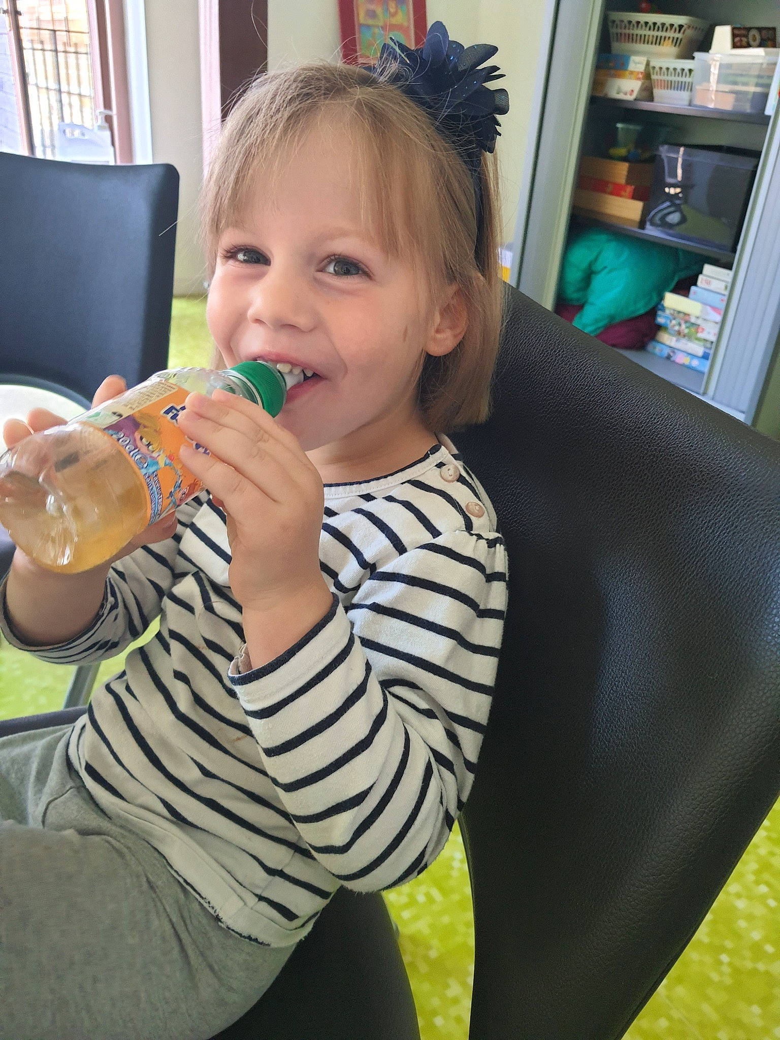 Noéra participe au concours pour gagner de l'argent avec cette photo : child, dairy, drink, eating, food, person, sitting, toddler, vacation