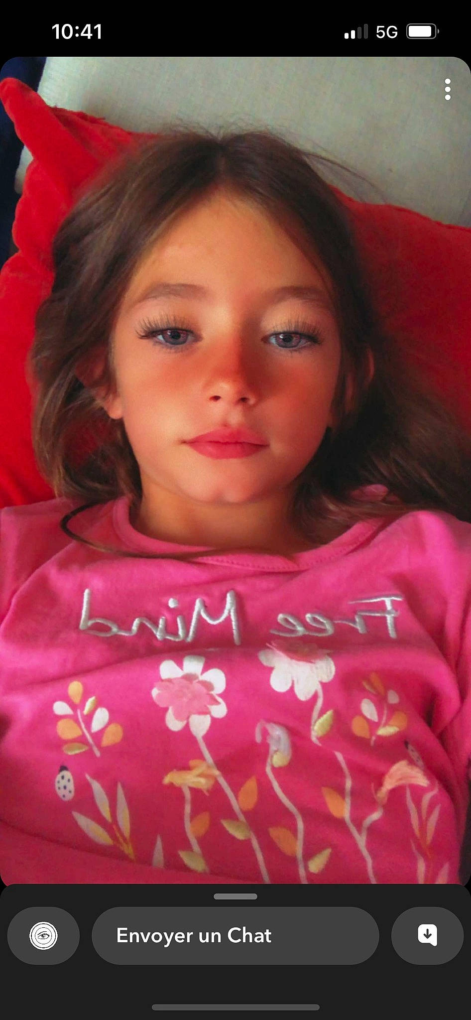 Arizona participe au concours pour gagner de l'argent avec cette photo : black_hair, cheek, chin, eye, eyebrow, eyelash, face, facial_expression, forehead, gesture, hair, hairstyle, happy, lip, mouth, neck, nose, organ, person, pink