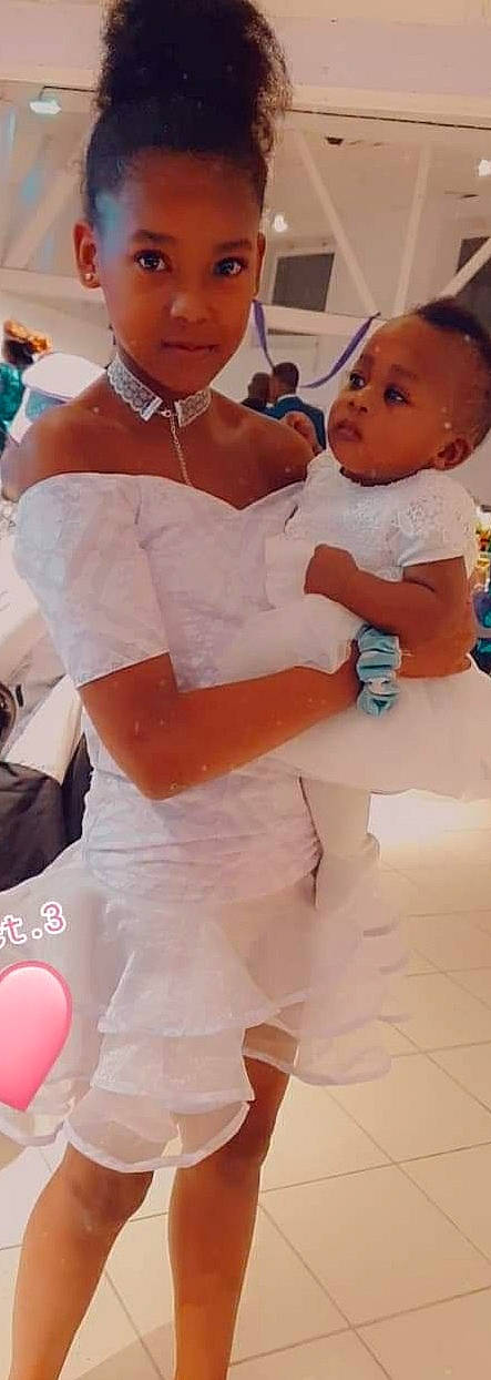 Shiloh a rejoint le concours — aidez-le/la à gagner de superbes lots ! abdomen, chest, child, elbow, event, formal_wear, fun, gesture, happy, joint, peach, person, photograph, pink, shoulder, sleeve, textile, thumb, toddler, trunk