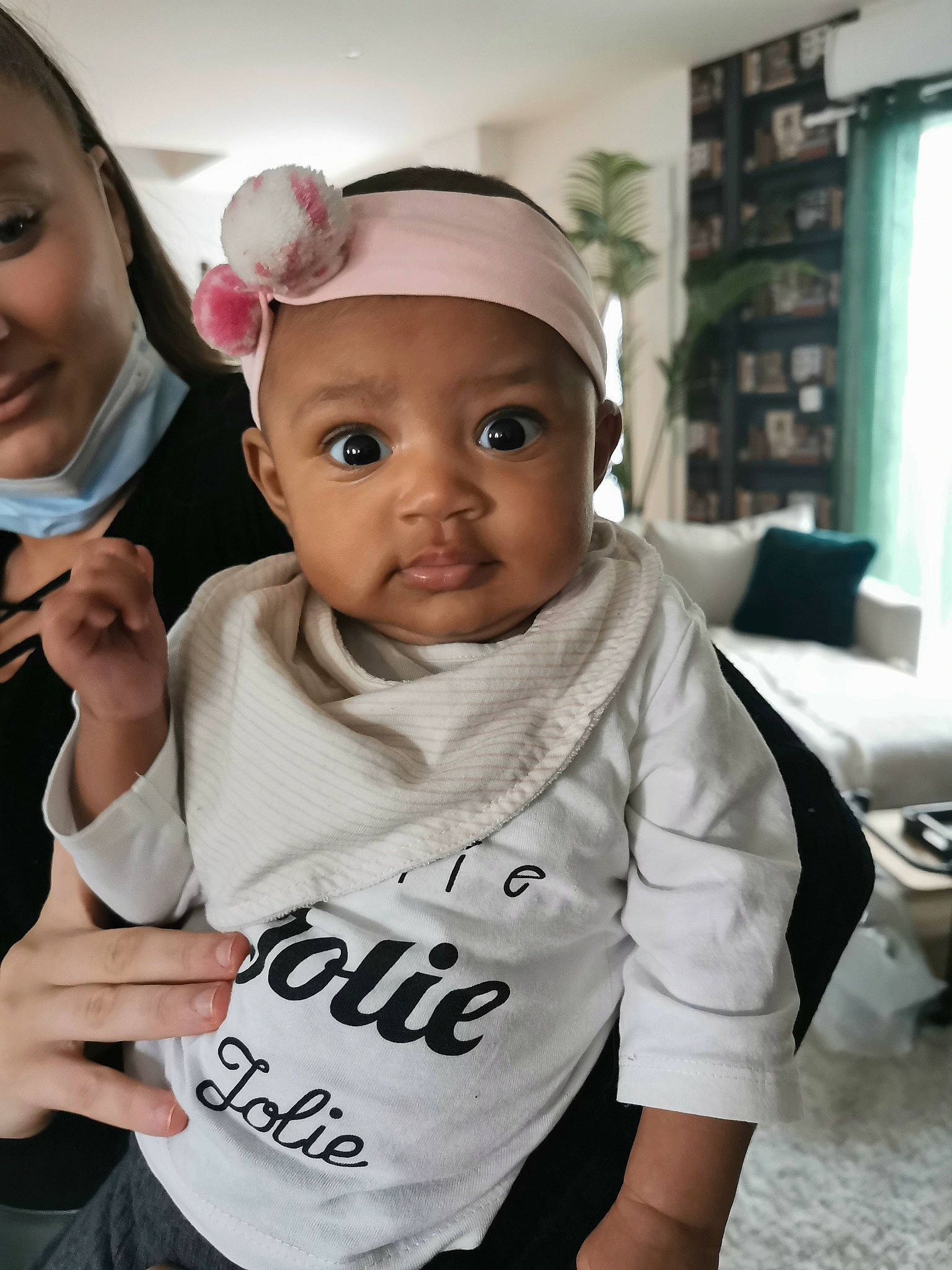Soleïna participe au concours pour gagner de l'argent avec cette photo : baby, baby_toddler_clothing, cheek, child, cool, ear, happy, head, headgear, headwear, lip, outerwear, person, product, skin, sleeve, smile, t_shirt, toddler
