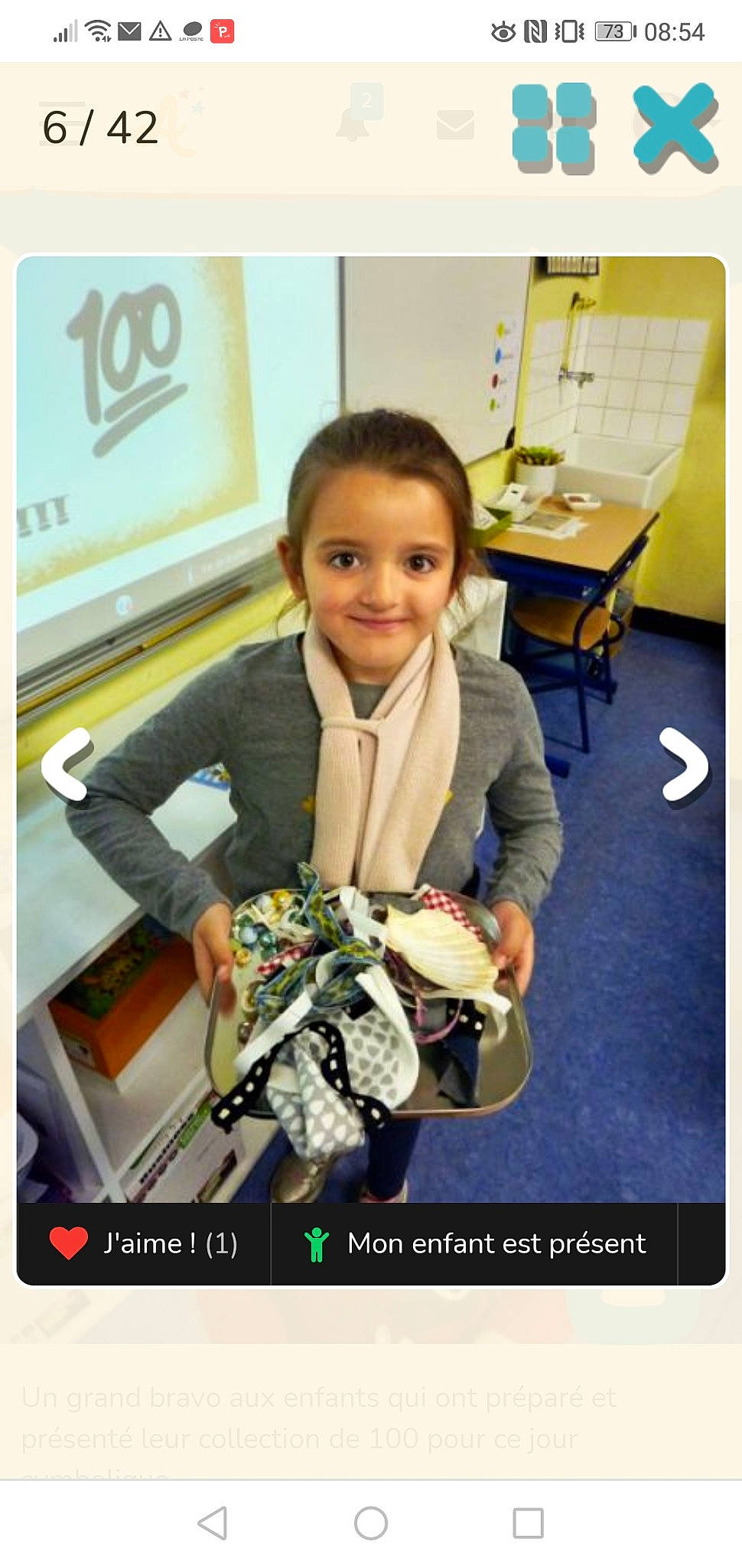 Lena participe au concours pour gagner de l'argent avec cette photo : chair, child, desk, event, fashion_accessory, fun, gadget, happy, joy, learning, person, play, room, sitting, smile, suit, t_shirt, table, toddler, travel