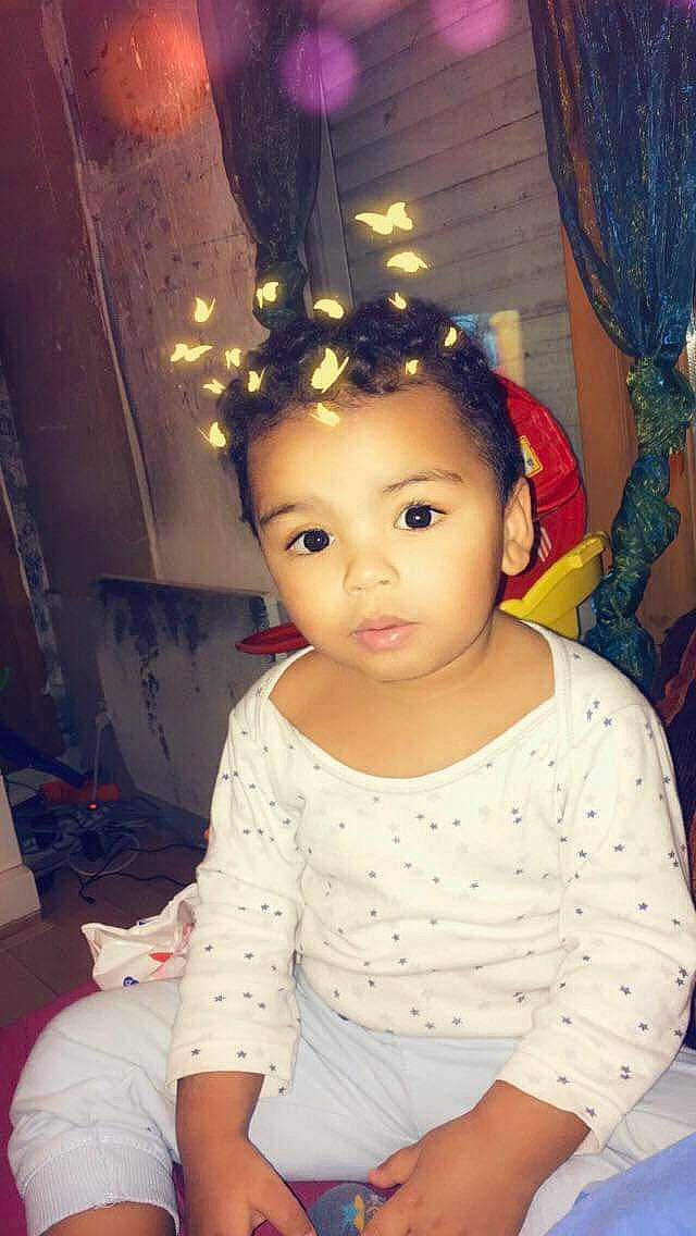 Rayan Amir a rejoint le concours — aidez-le/la à gagner de superbes lots ! beauty, black_hair, cheek, child, cool, day, eye, face, forehead, girl, hair, hairstyle, head, human_hair_color, infant, person, product, skin, smile, toddler