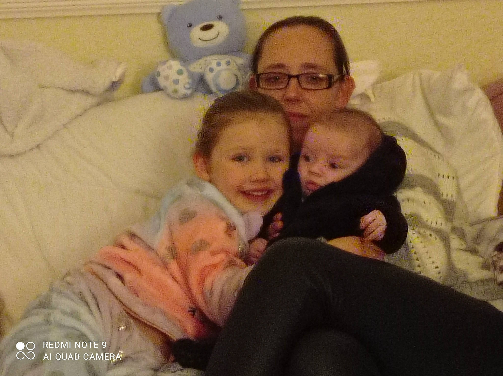 Emily participe au concours pour gagner de l'argent avec cette photo : baby, cheek, child, comfort, couch, event, eye, fun, glasses, happy, iris, joy, lap, linens, mammal, nose, person, room, skin, smile