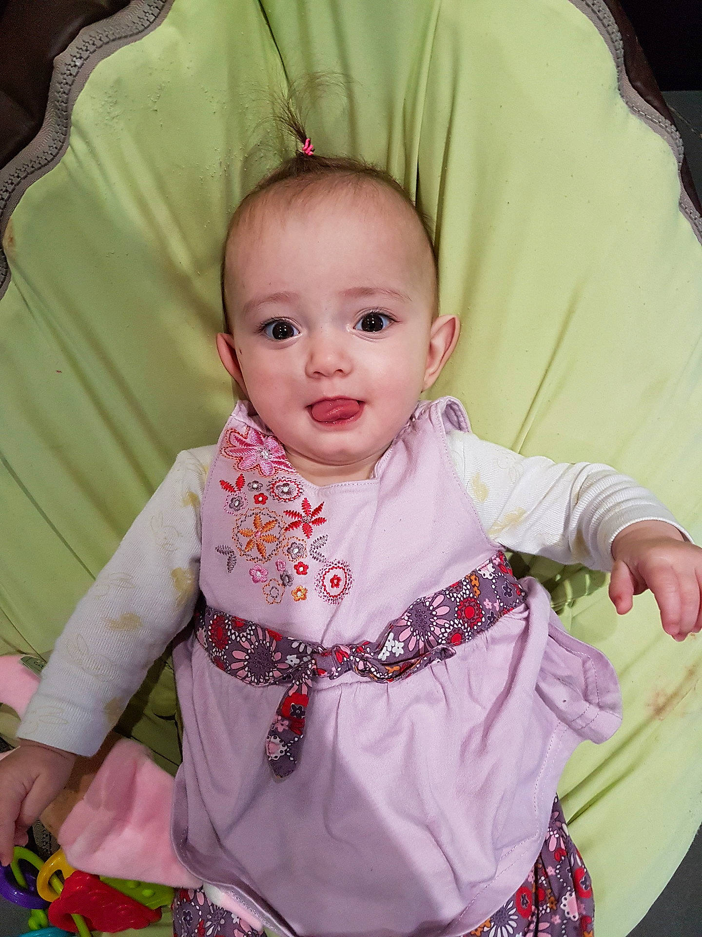 Kellya participe au concours pour gagner de l'argent avec cette photo : child, dress, infant, people, person, pink, skin, toddler