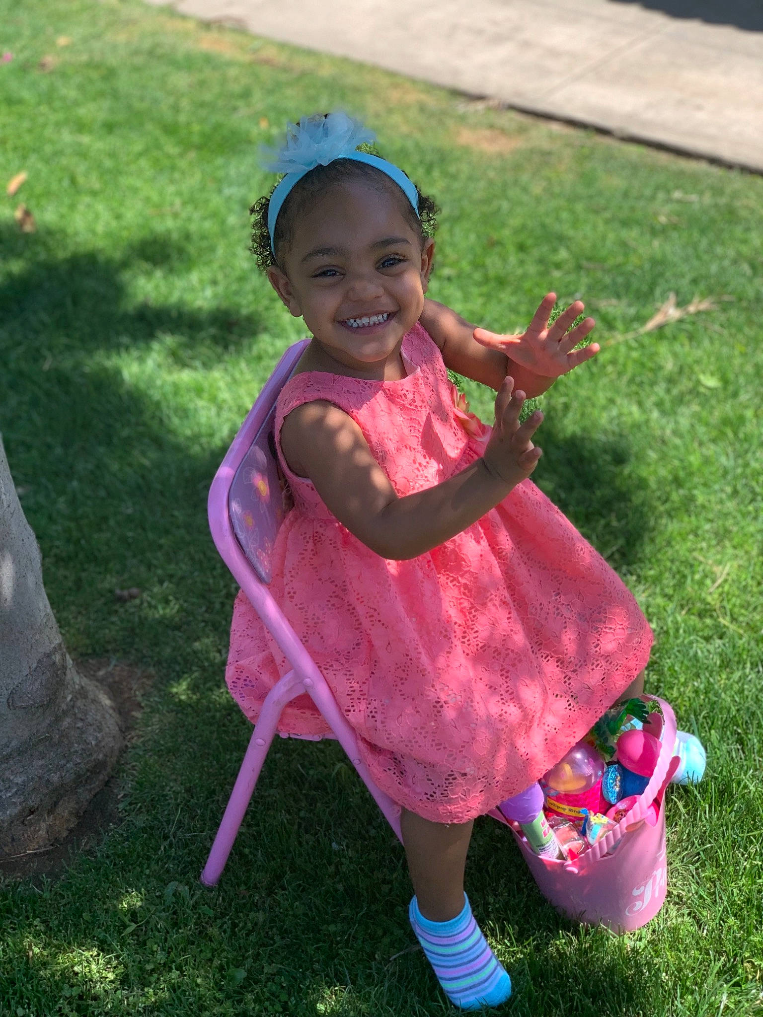 Elanni is registered to the contest to win money with this photo: child, grass, joy, person, pink, play, smile, toddler