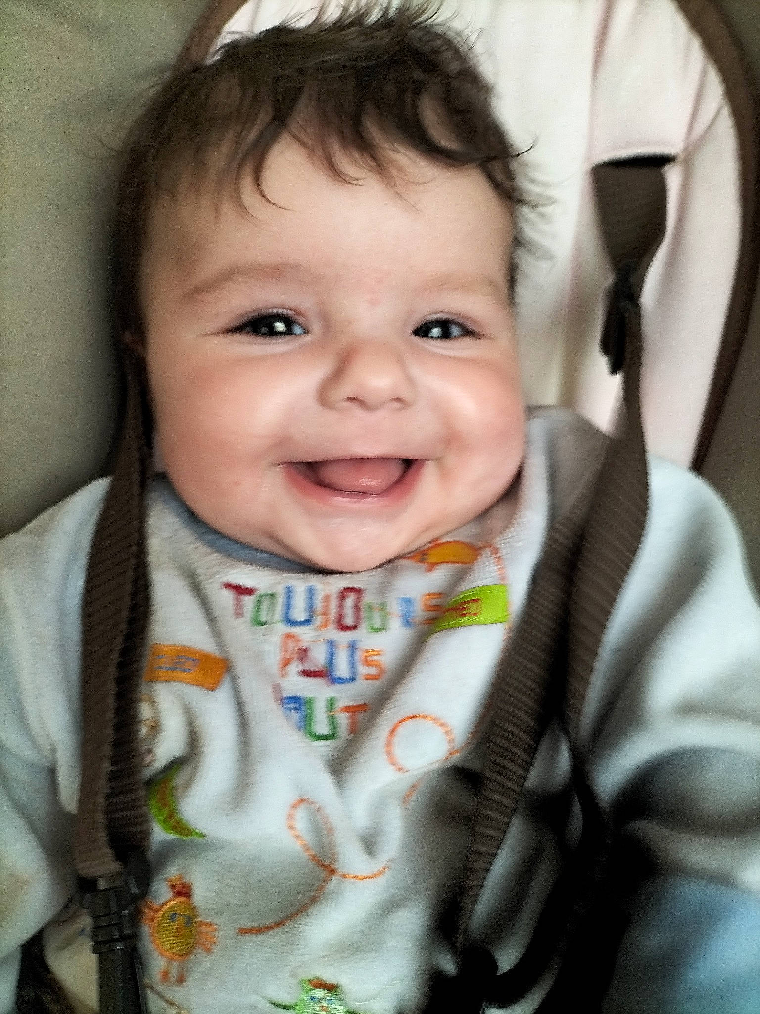 Christa a rejoint le concours — aidez-le/la à gagner de superbes lots ! baby, baby_toddler_clothing, beauty, cheek, child, chin, collar, eyebrow, face, facial_expression, happy, human, iris, joy, nose, outerwear, person, product, skin, sleeve