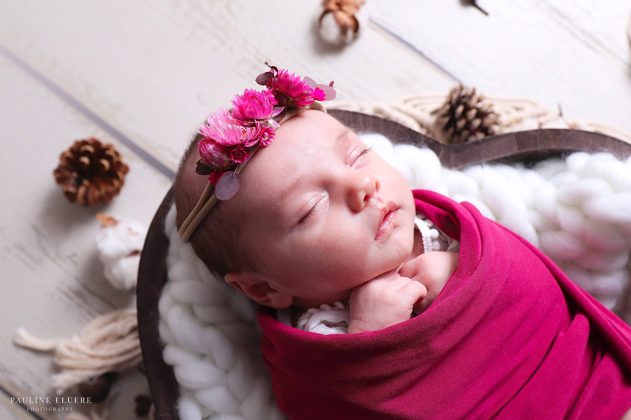Cataleya a rejoint le concours — aidez-le/la à gagner de superbes lots ! baby, child, comfort, eyelash, fashion_accessory, flower, fur, grass, happy, headband, headgear, headpiece, linens, lip, magenta, person, pink, plant, skin, toddler